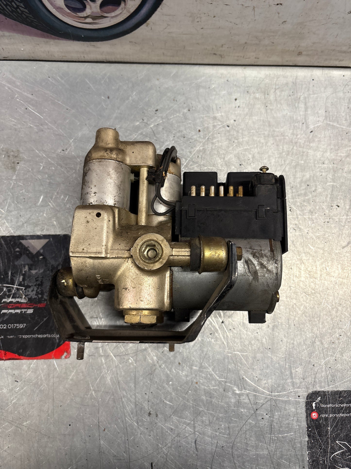 Porsche 944 Turbo Bosch ABS pump, used 0265200038 / 95135511301
