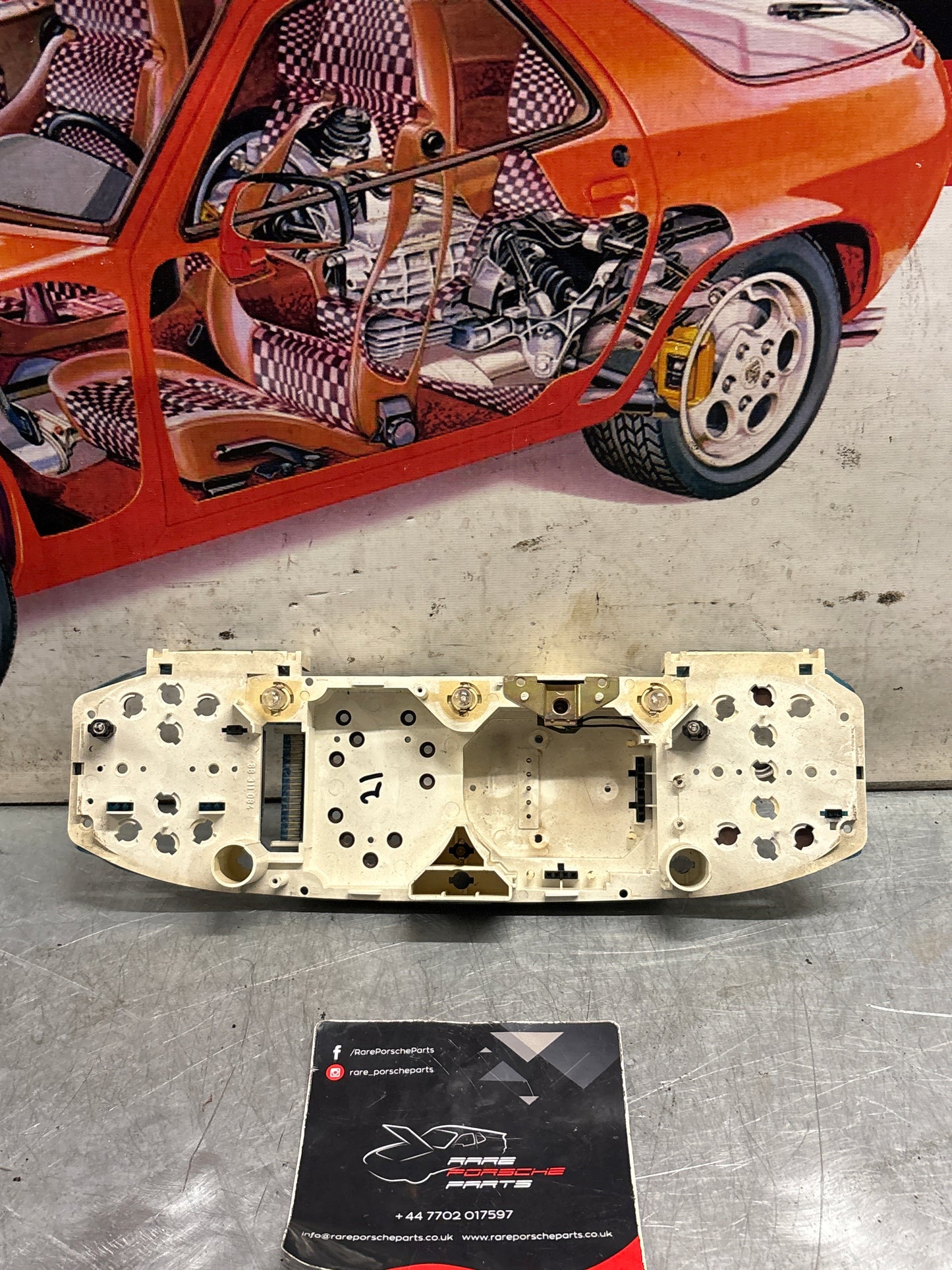 Porsche 928 instrument cluster circiut board, used VDO number: X15-1208034 / 88 481 487