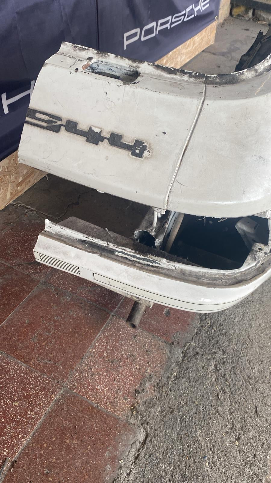 Porsche 944 Right side cut, rear fender 94450390403,