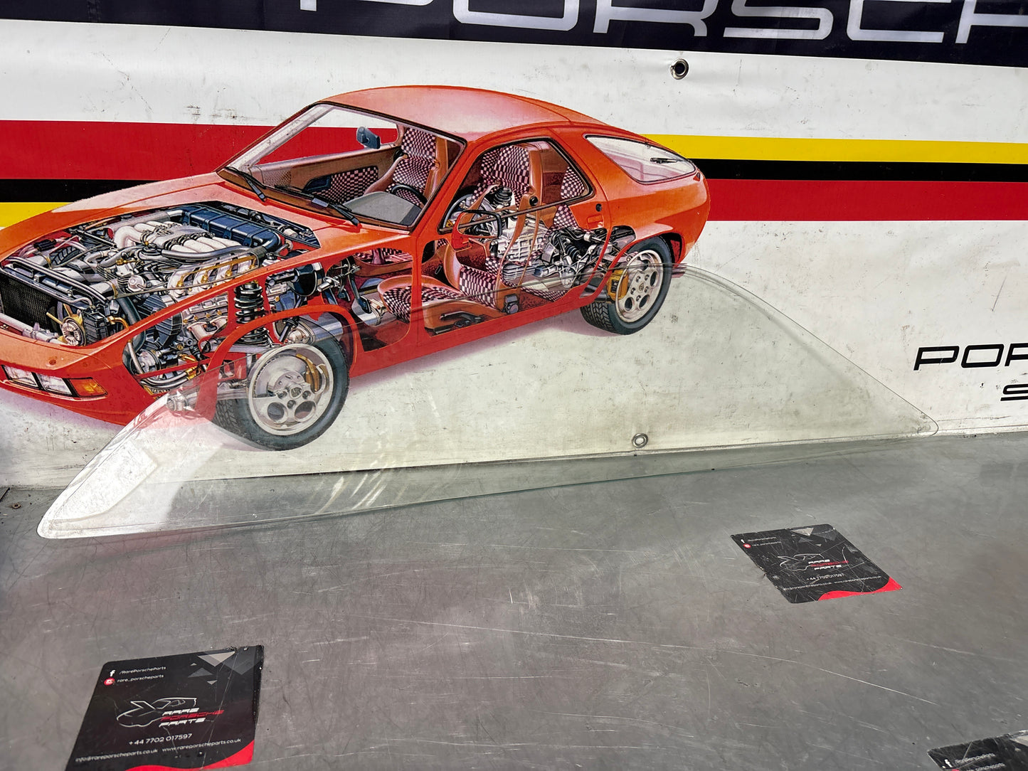 Porsche 928 rear quarter side glass, clear right, 92854310408 used