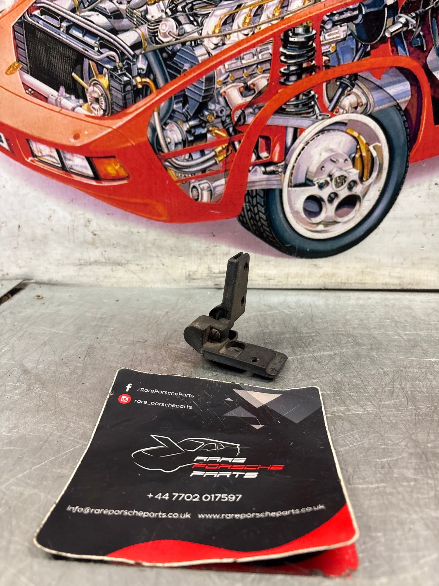 Porsche 924 / 944 / 968 sunroof wind deflector right hinge 477871682 / 477871636A used