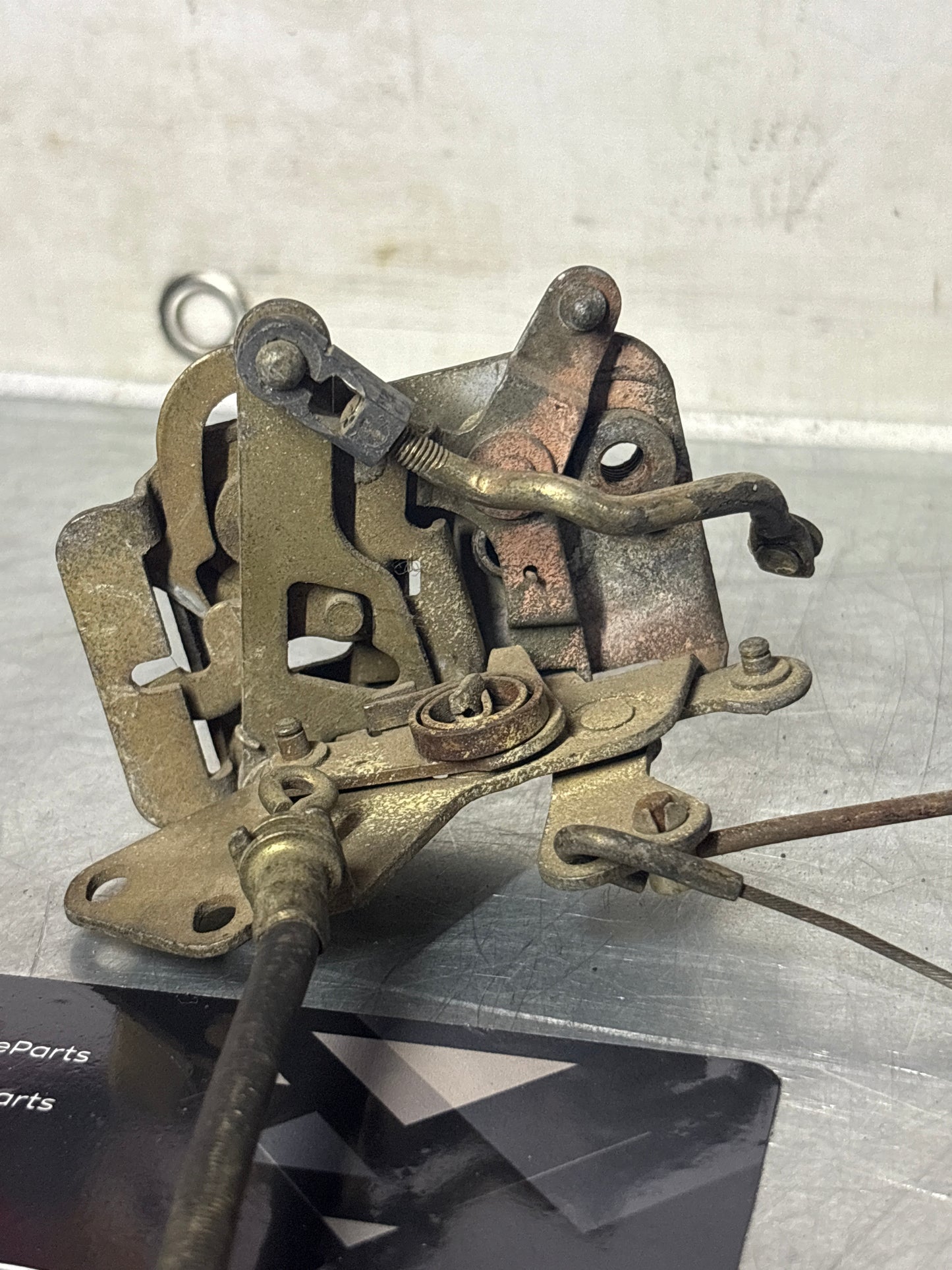 Porsche 928 Right door lock mechanism 92853705404 used