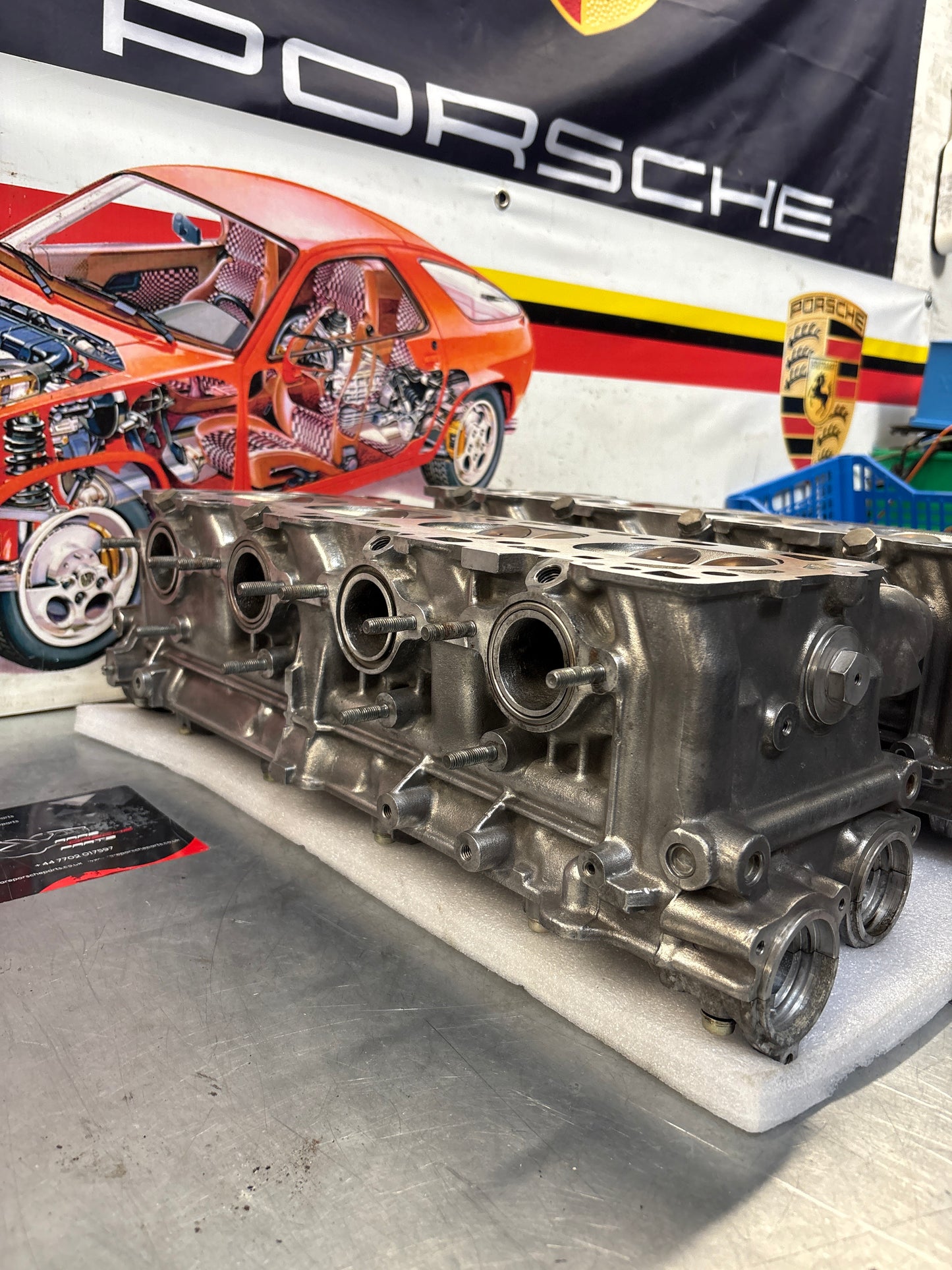 Porsche 928 S4 Pair of cylinder head, refurbished 9281044131R