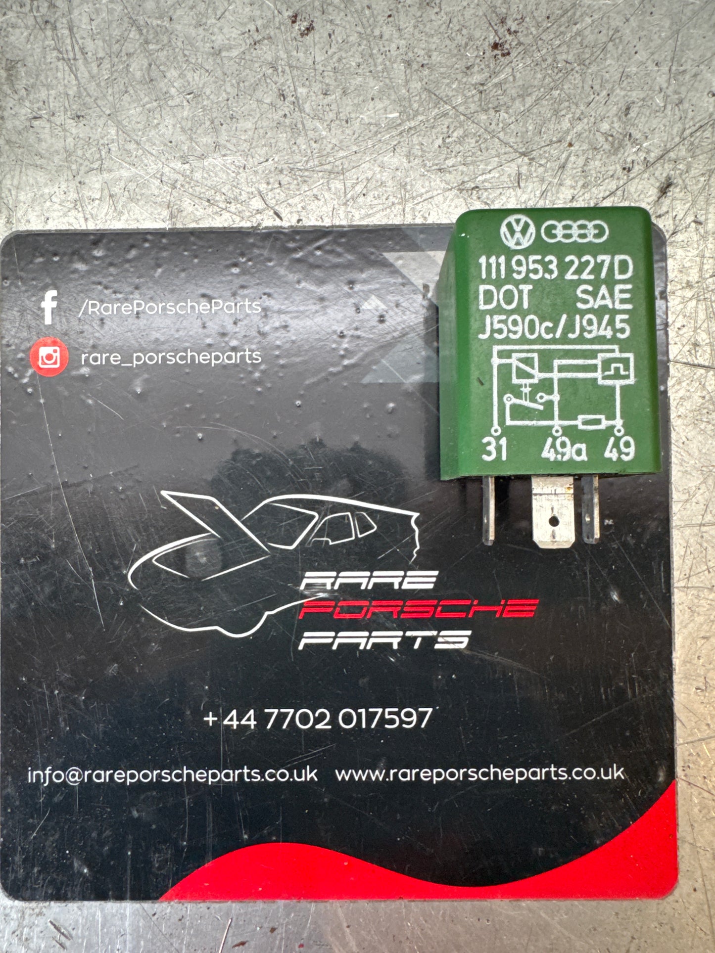 Porsche Porsche 944/924 indicator flasher Relay 111953227D used