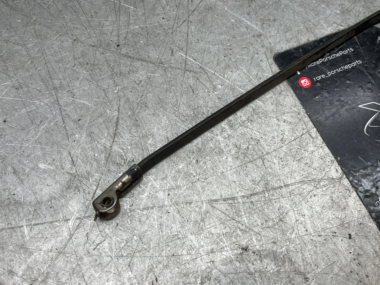 Porsche 924/944 rear wiper arm