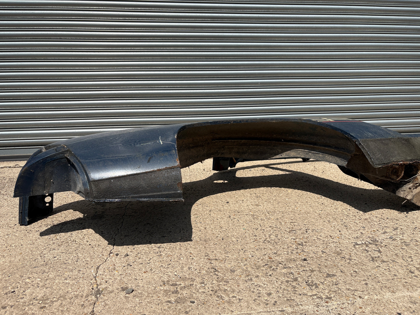 Porsche 924 right side cut, rear fender with sill