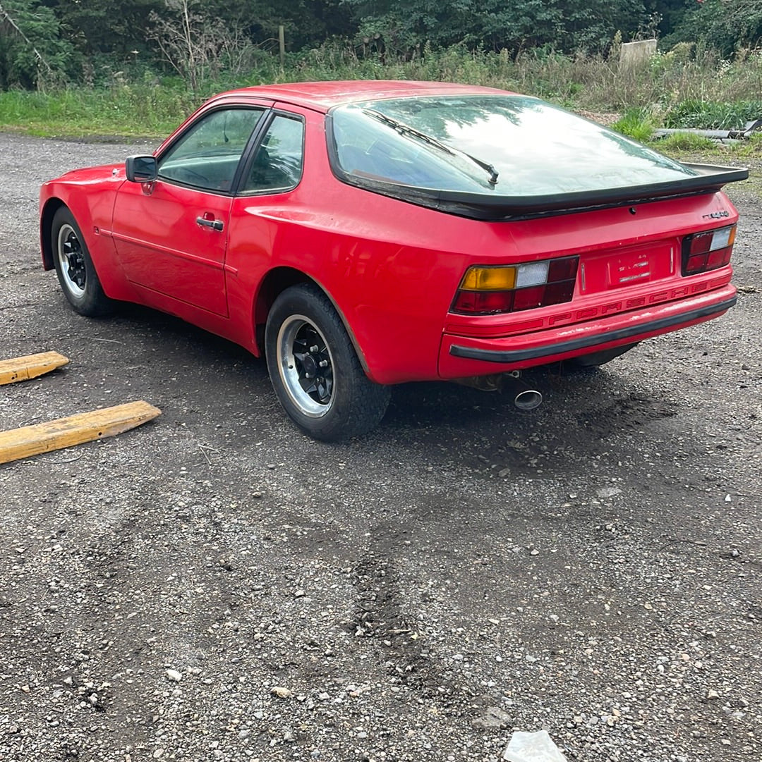 Porsche 944 2.5 kaputt, alle Teile vorhanden, gebraucht