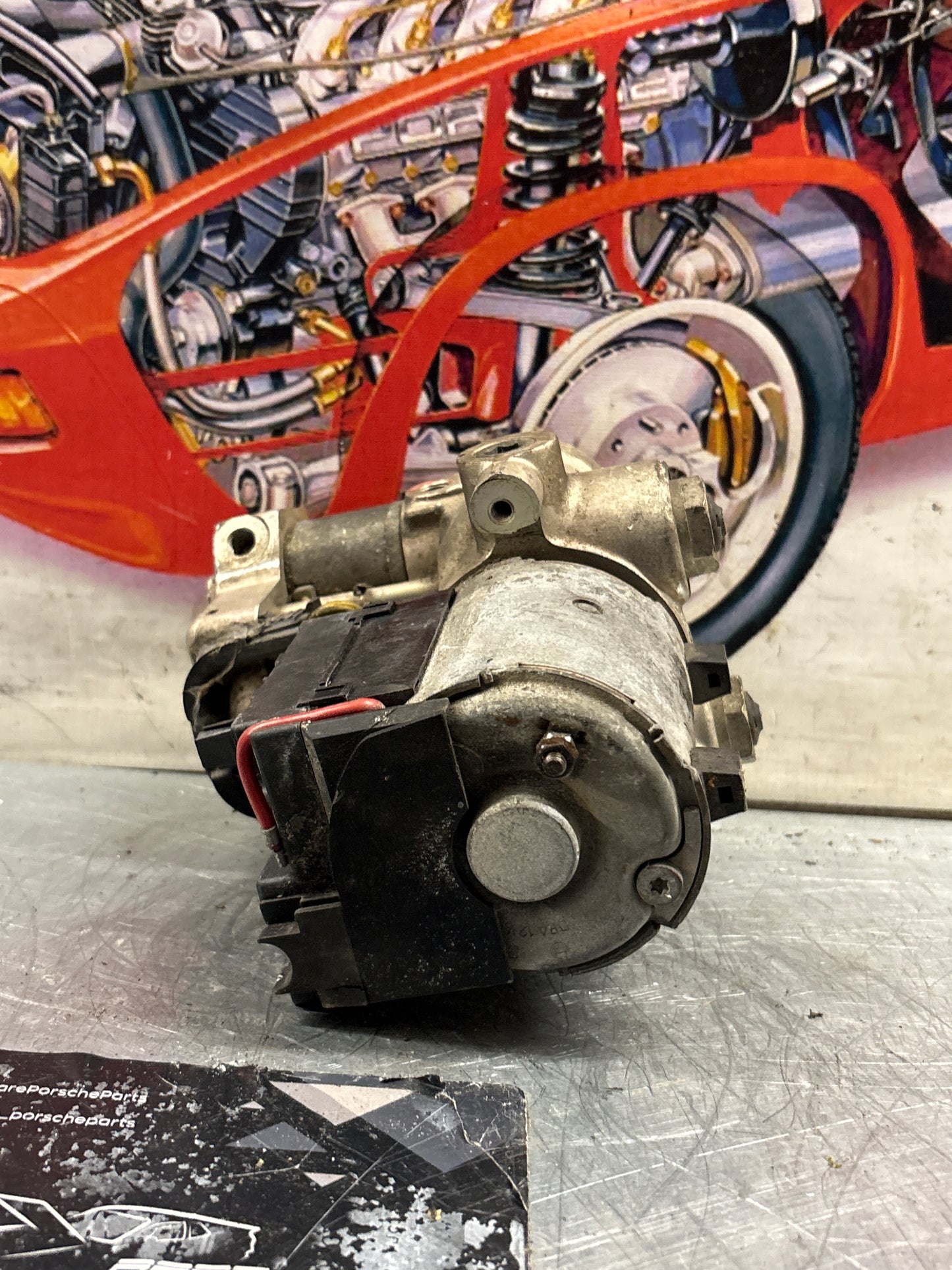 Porsche 928 S4 Bosch ABS pump, used 0265200039 / 92835575504