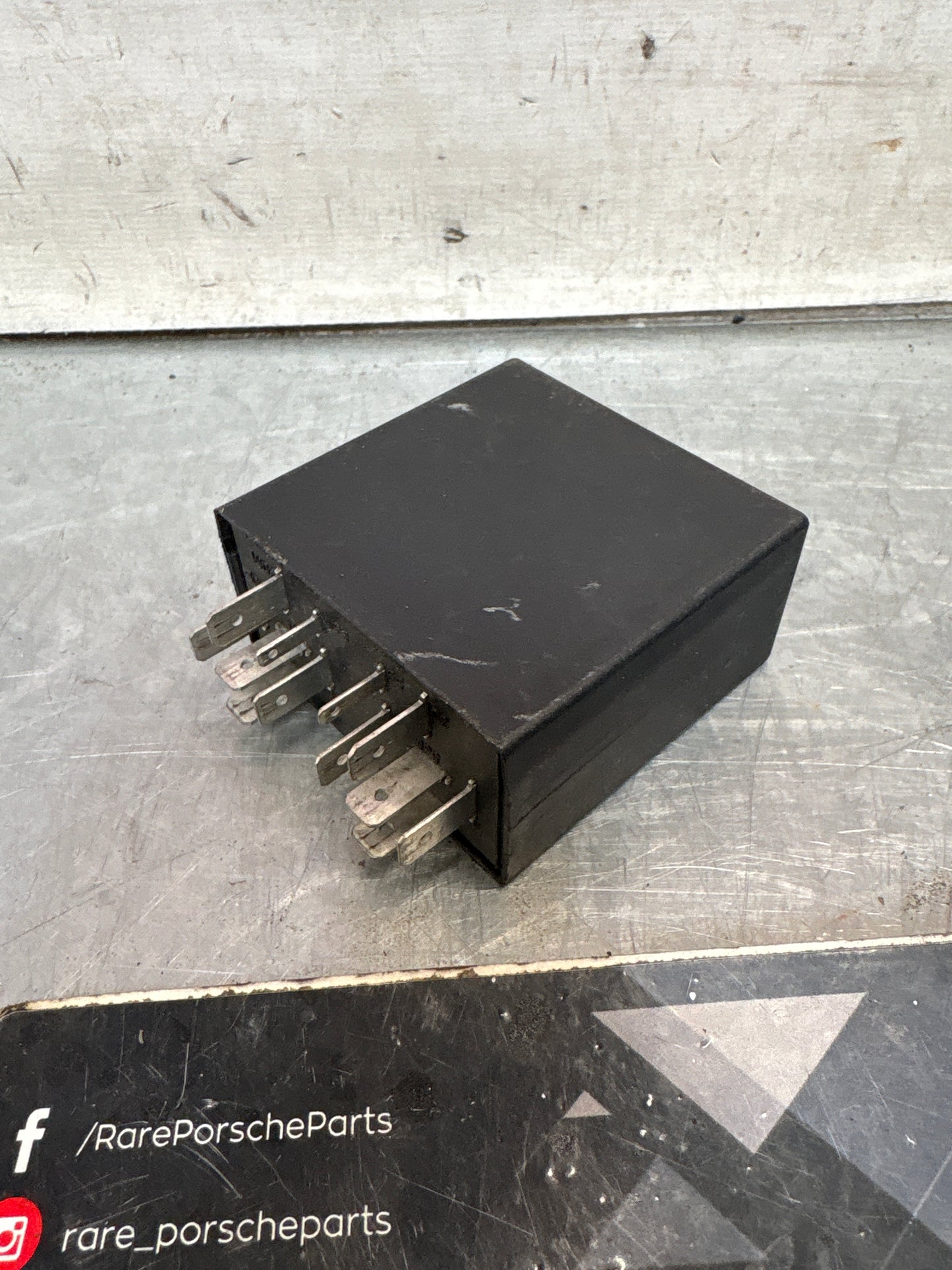 Porsche 928 headlight motor relay, used 92861810705