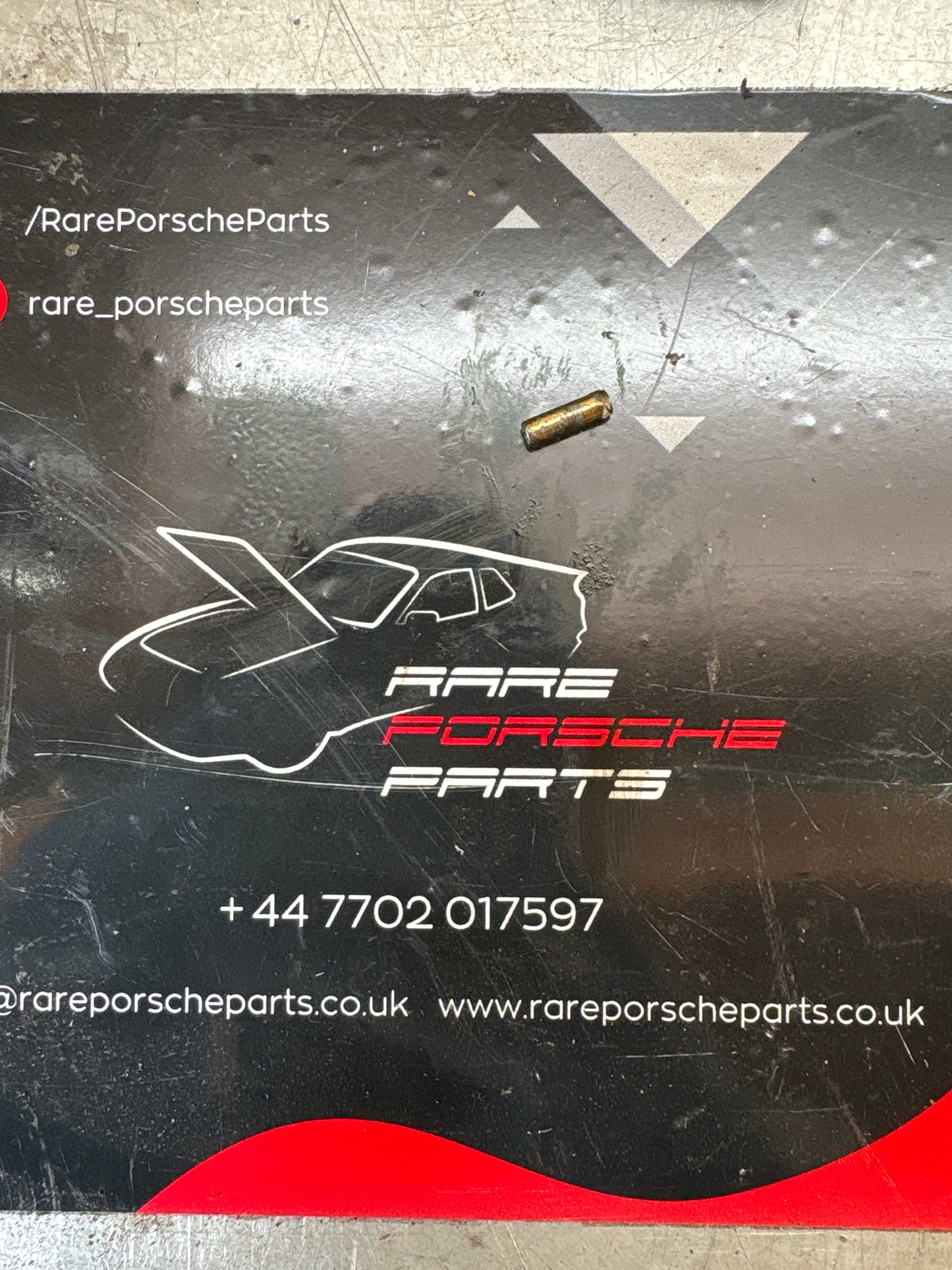 Porsche 944 outer Door Handle linkage pin, used