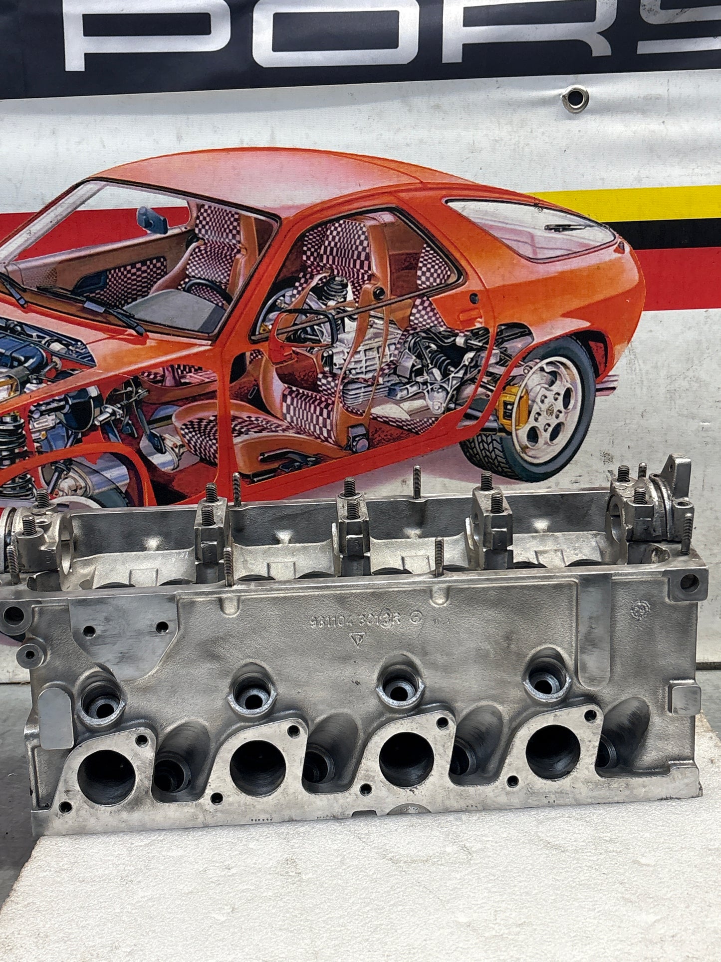 Porsche 924 Turbo reconditioned cylinder head without camshaft 9311043013R