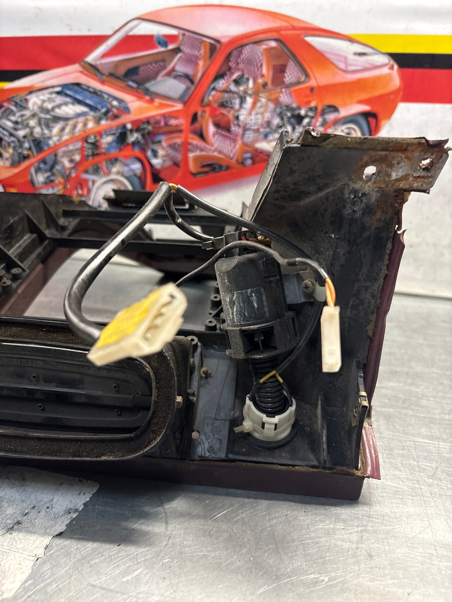 Porsche 928 Center console, used 92855206304 burgundy