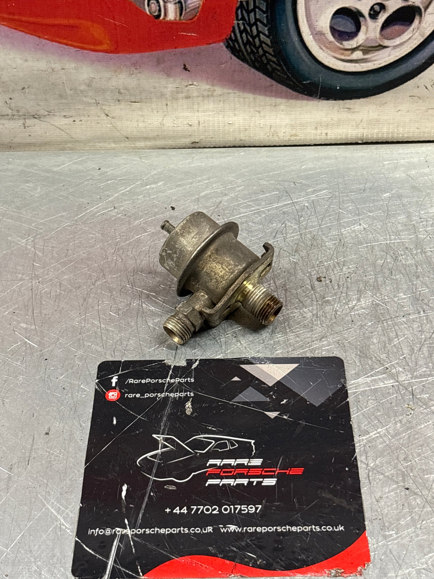 Porsche 944 fuel pressure damper. 0280161015, 94411020103 used