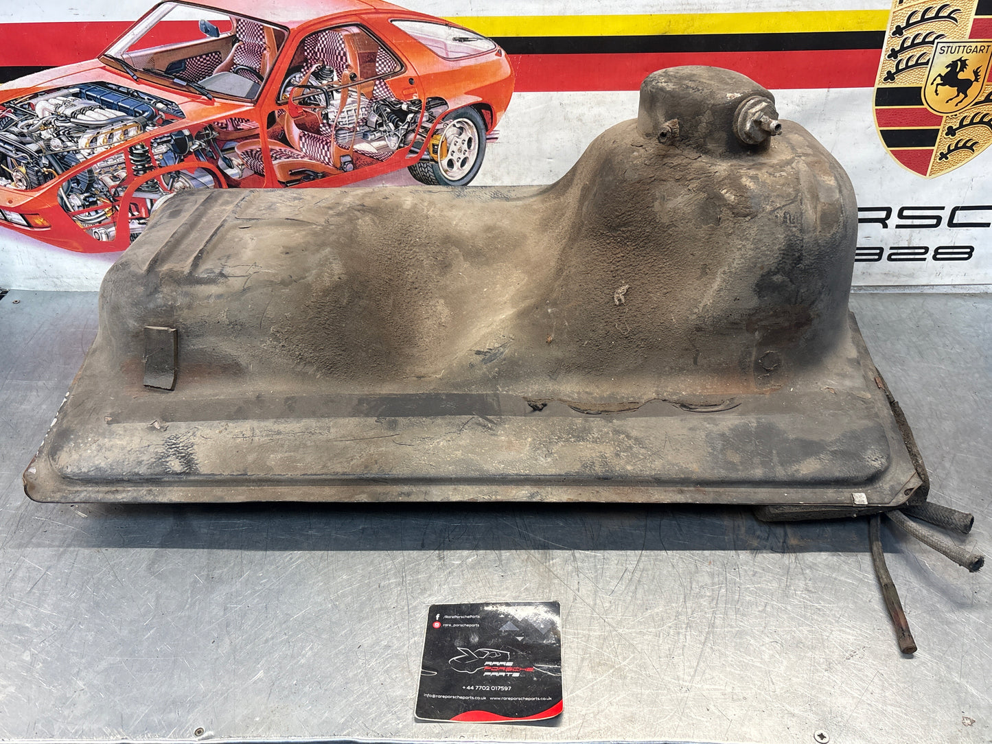 Serbatoio carburante Porsche 924 in metallo per le prime auto