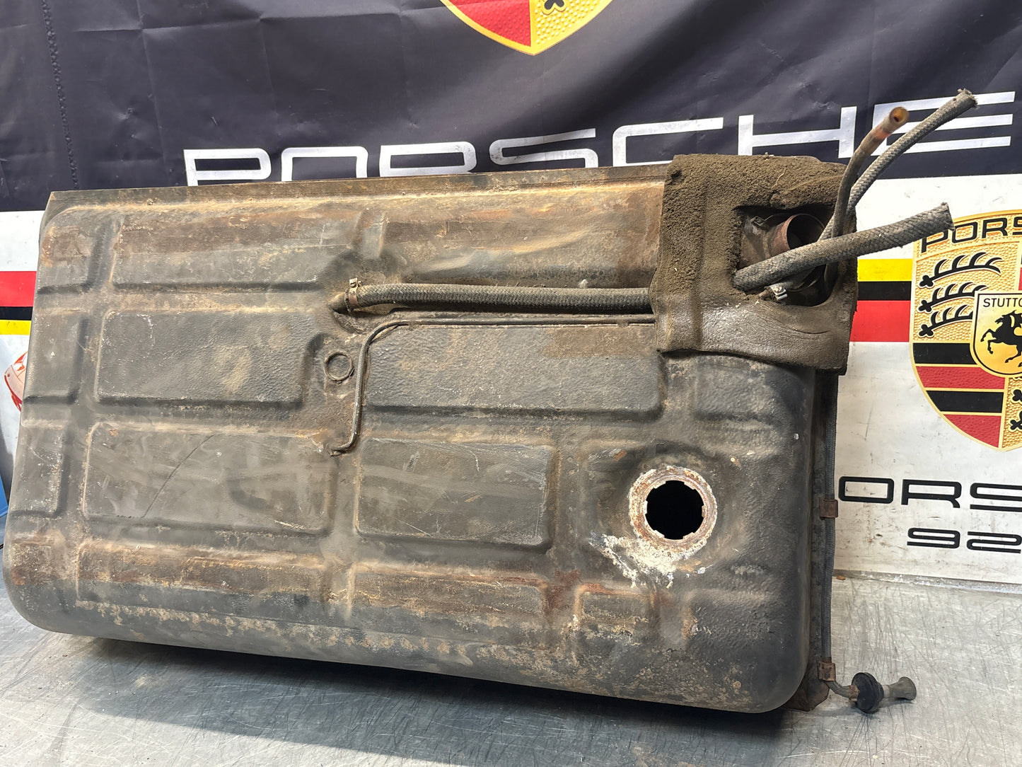 Serbatoio carburante Porsche 924 in metallo per le prime auto