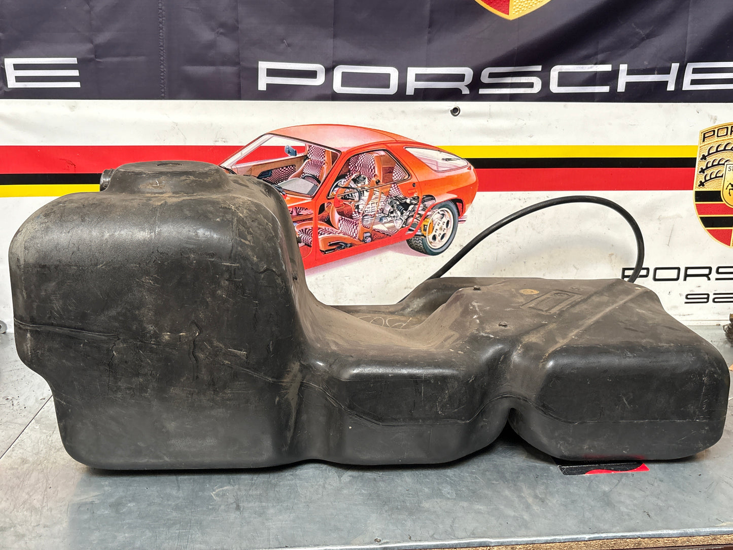 Porsche 944 86-92 plastic fuel tank 95120102101 used