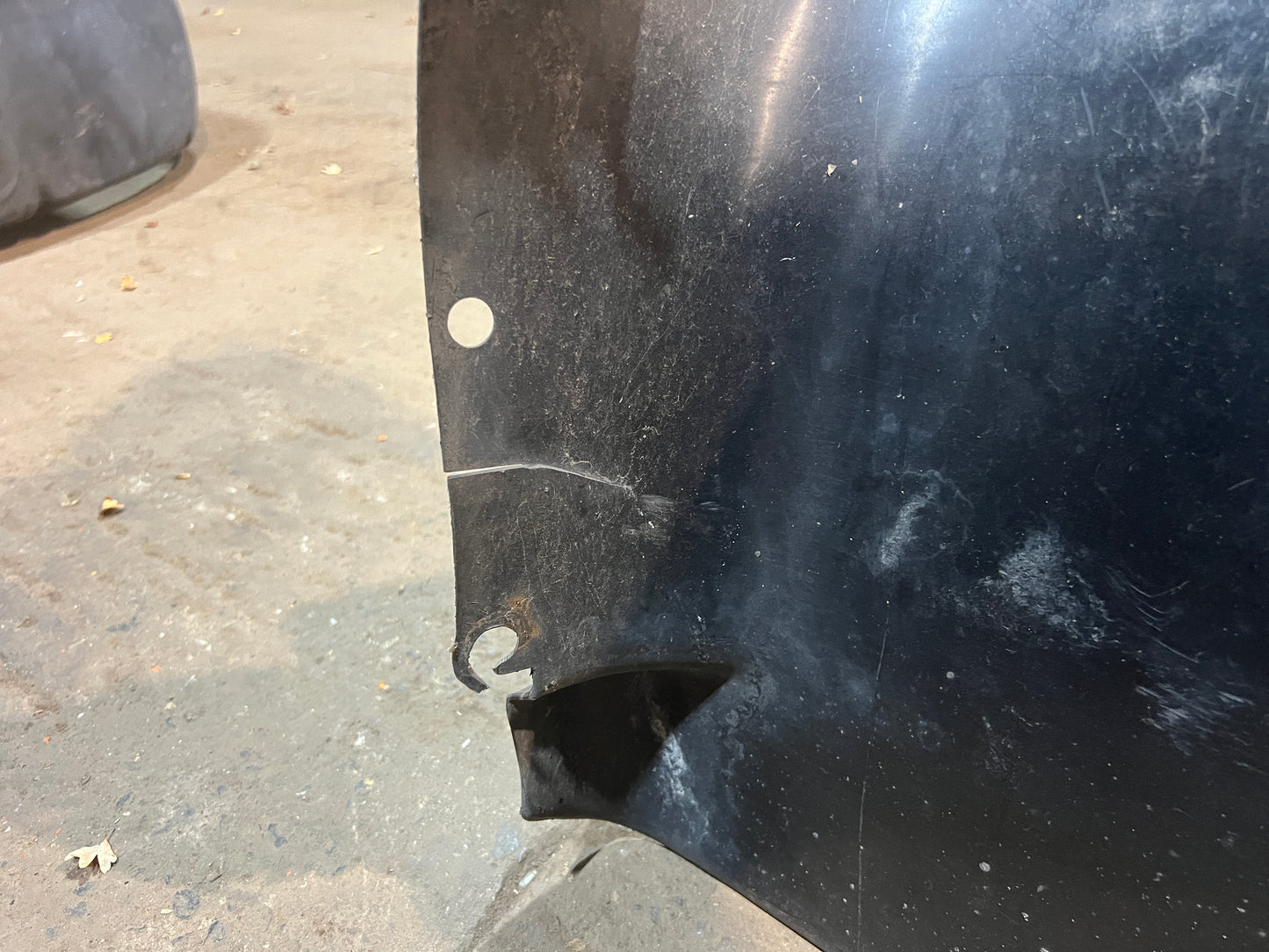 Porsche 944 from 85.5 wheel arch liner  Left, 94450438100 Used