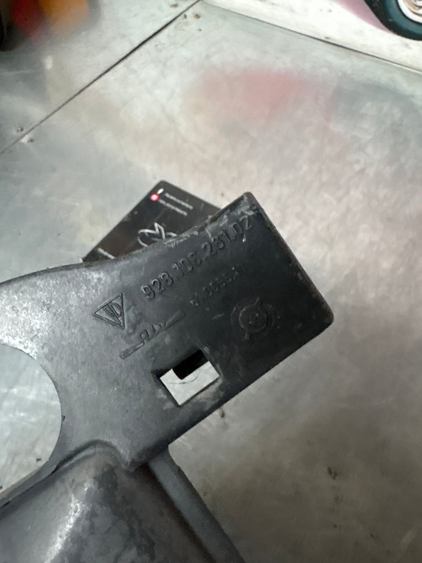 Porsche 928 S2 Upper Cooling Fan Shroud 92810626102 Top Fan Shroud