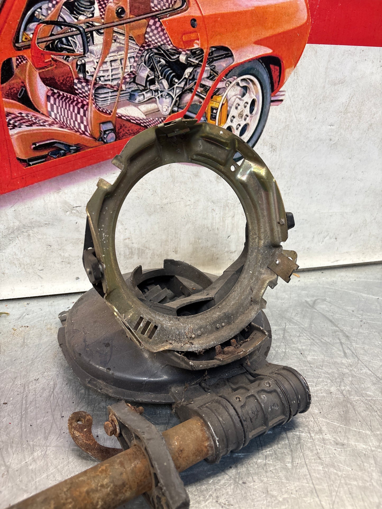 Porsche 928 right headlight swivel frame 92875024902 92875024302 used