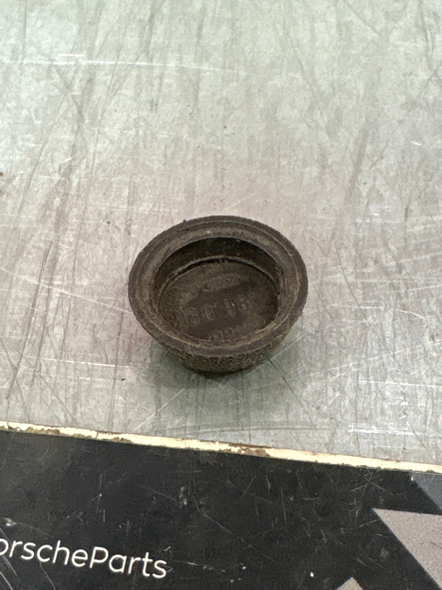 Porsche 924S 944 late type screw on cap, used 811857845