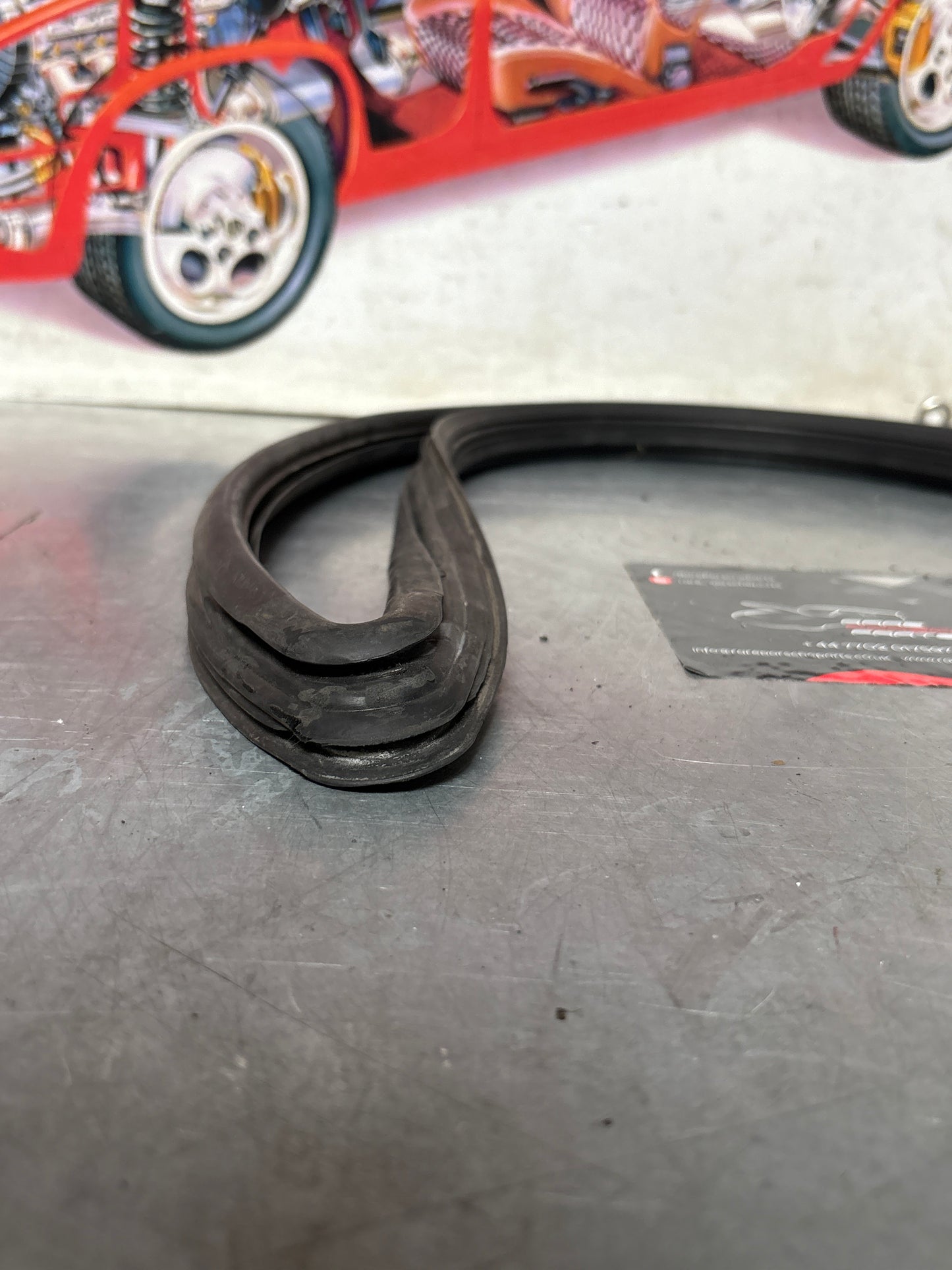 Porsche 928 right rear quarter glass rubber seal, 92854303804 used