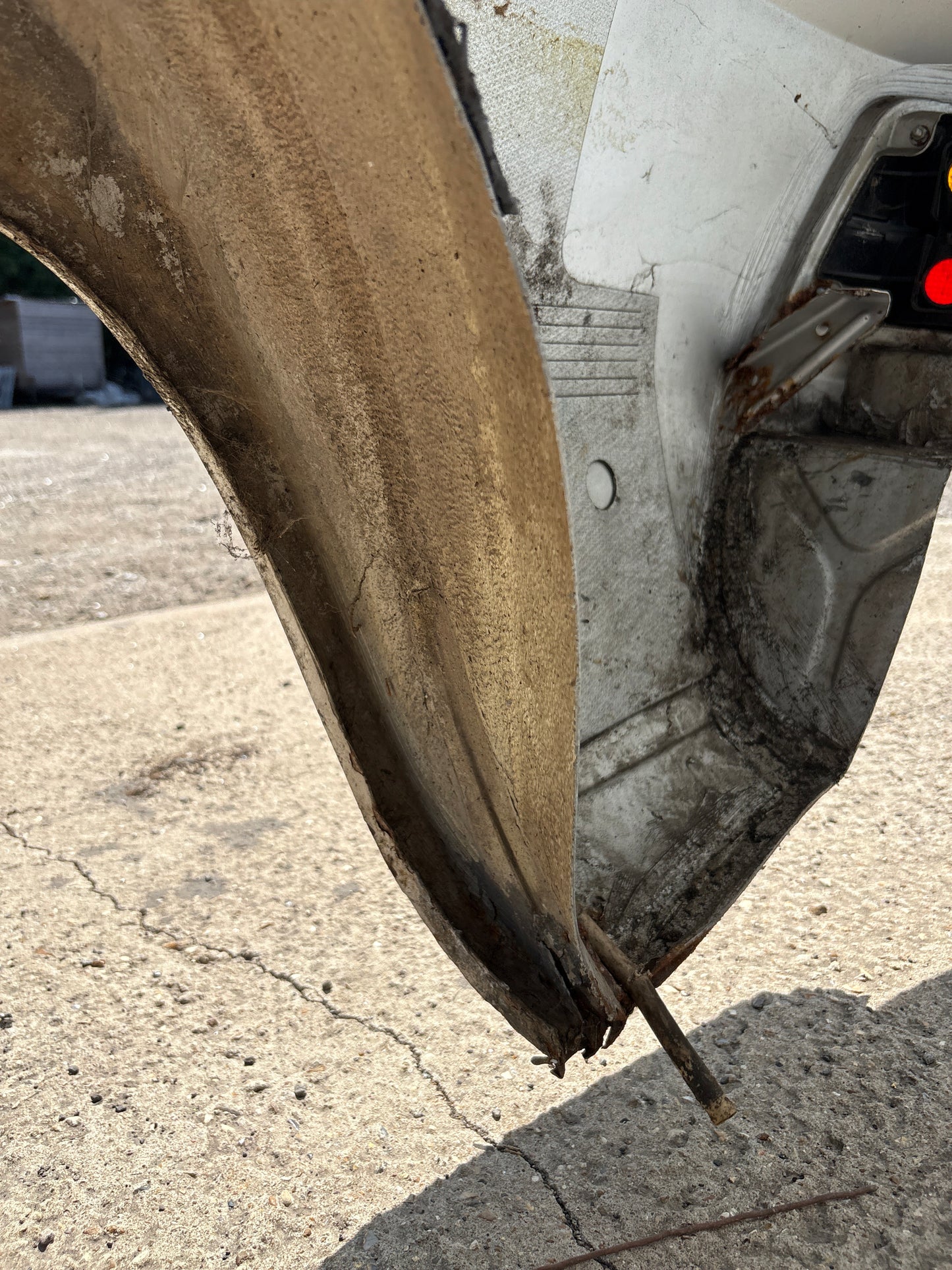 Porsche 924 right side cut, rear fender with sill