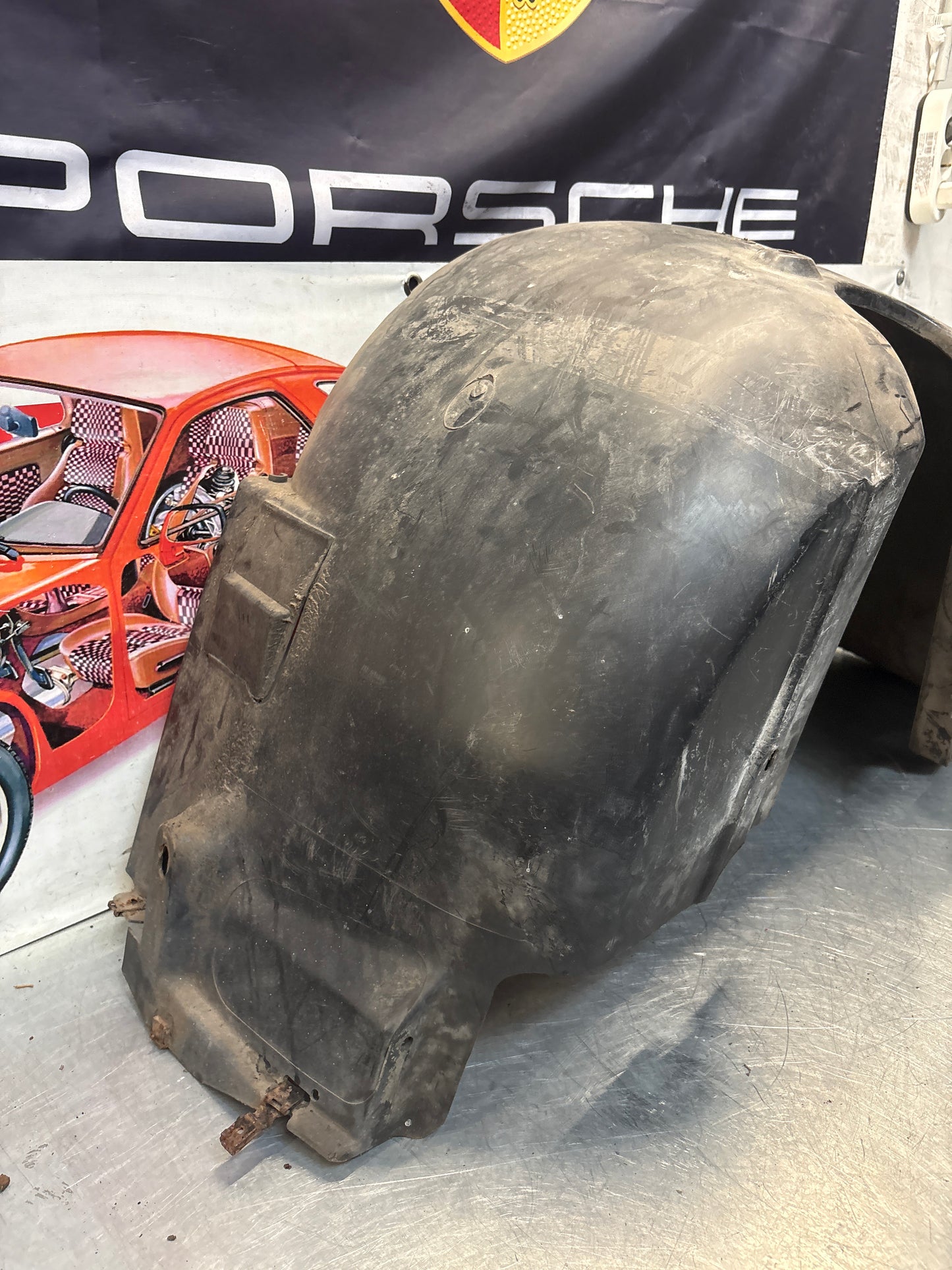Porsche 944 from 85.5 arch liner Right, 94450438201, used