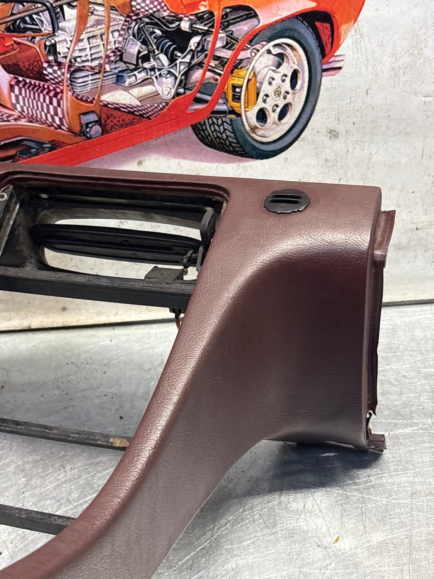Porsche 928 Center console, used 92855206304 burgundy