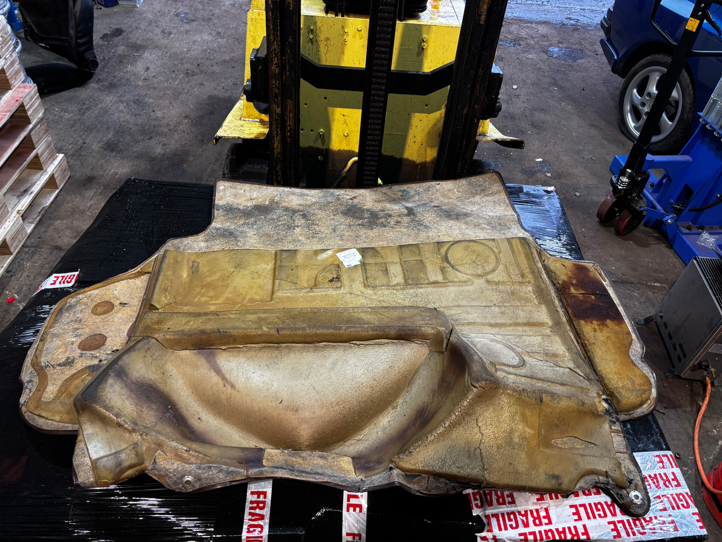 Porsche 924 944 boot carpet, brown, 94555506303 used, full size wheel type