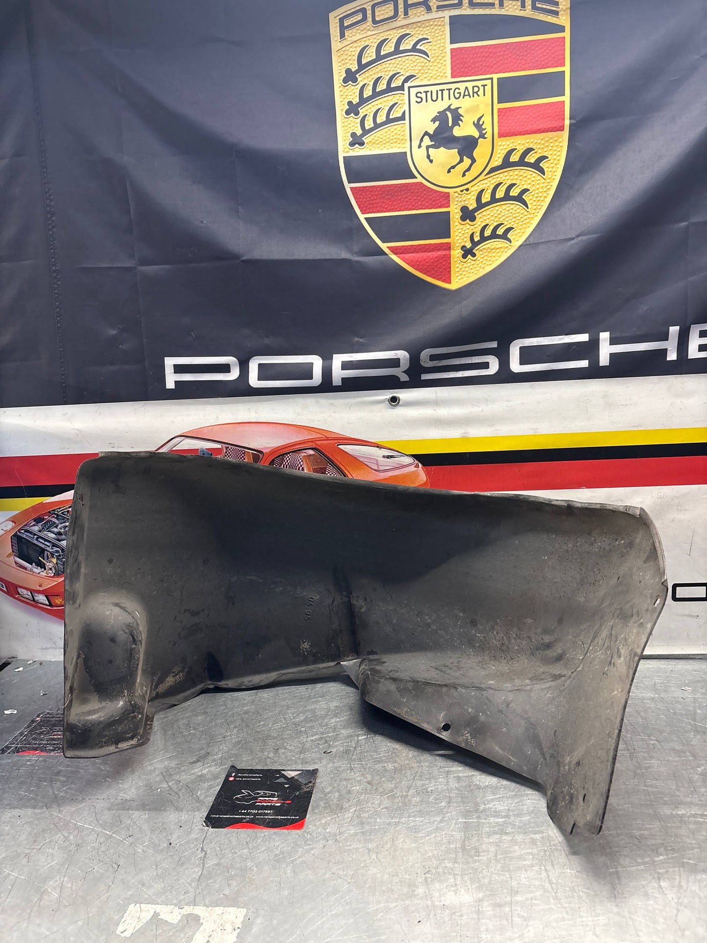 Porsche 928 wheel arch liner Left 92850438105 Used