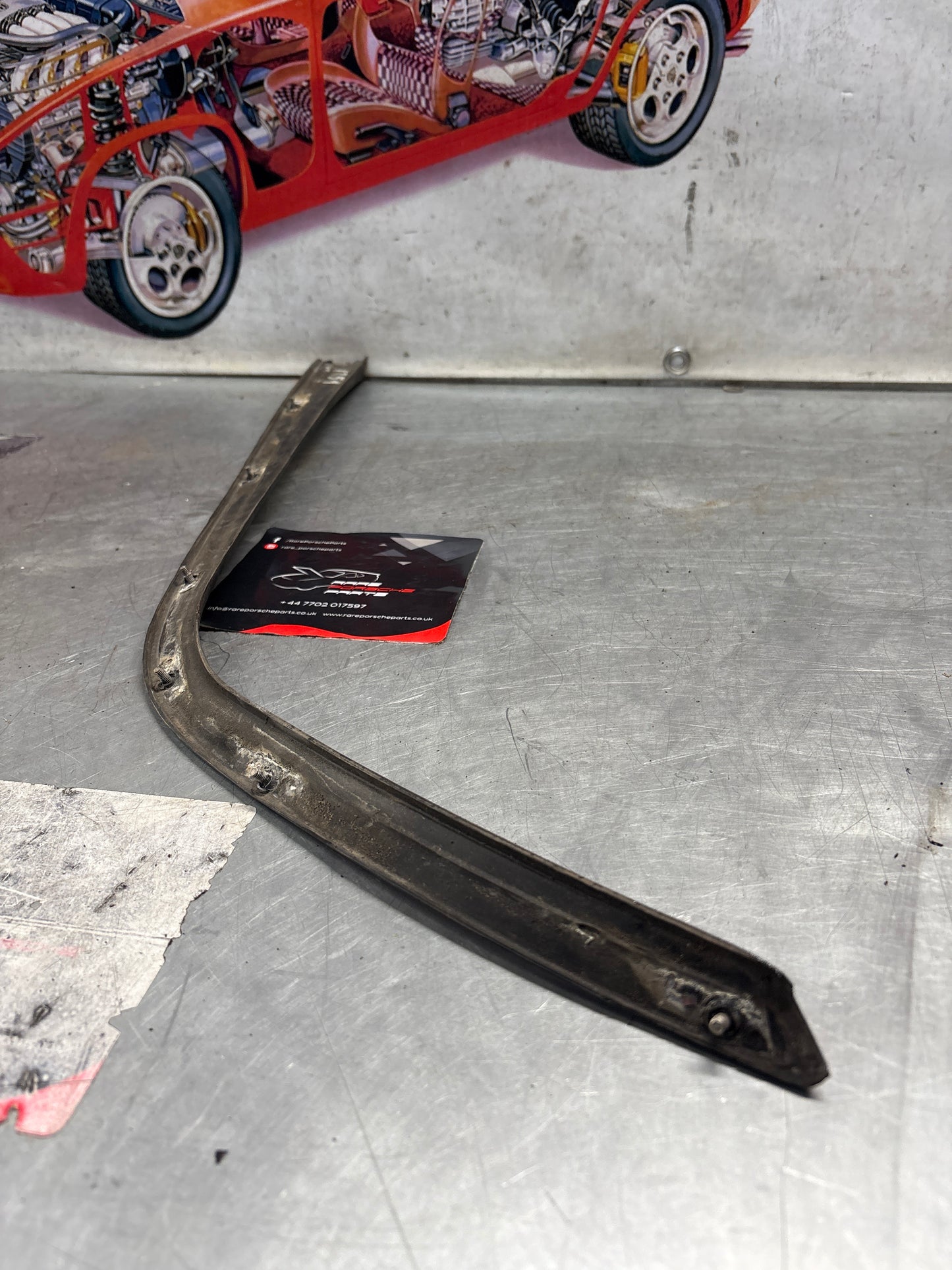 Porsche 924 left rear spoiler, used 477827557