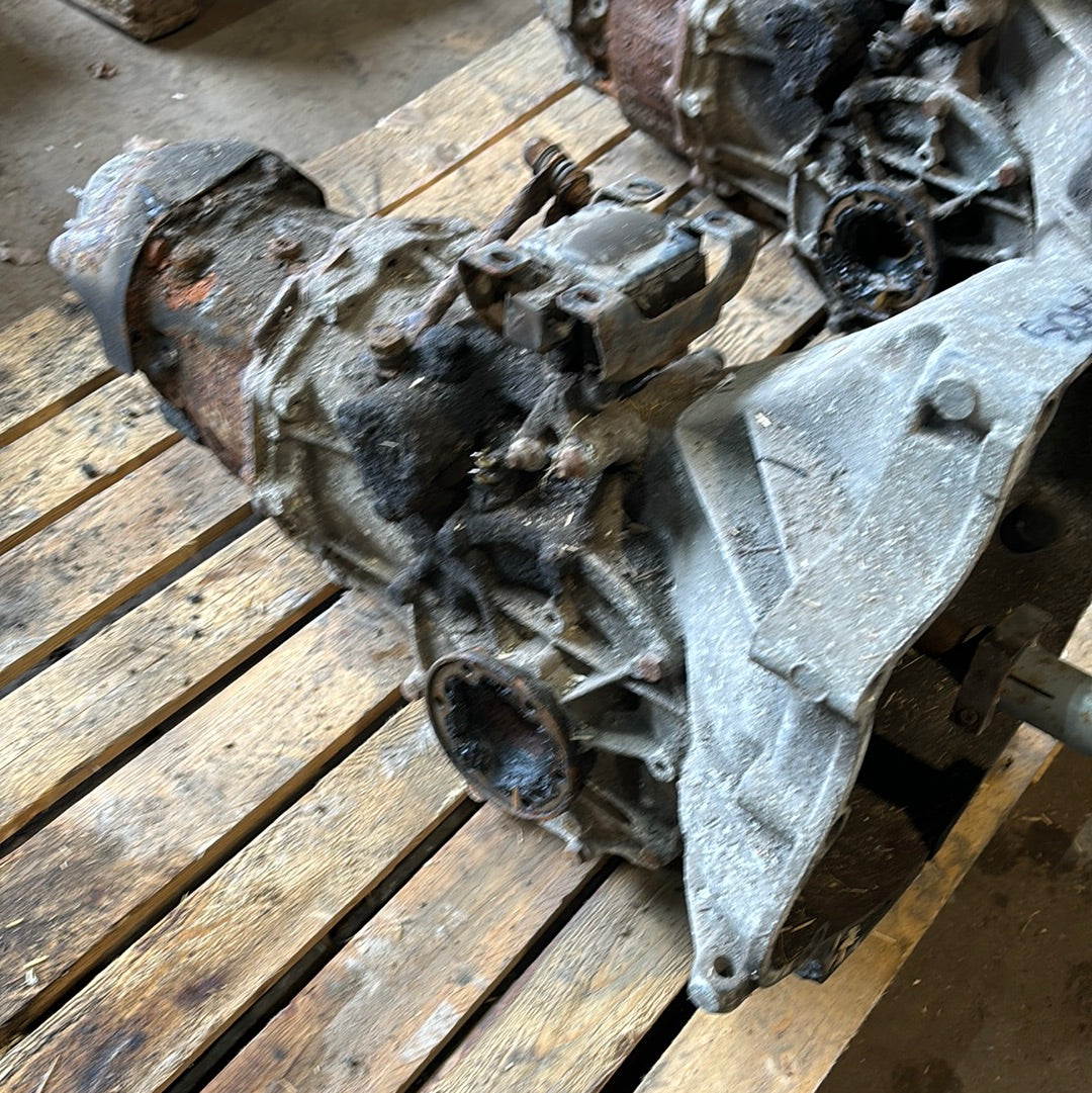 Porsche 944 S2 gearbox (AOS) removed from running and driving car