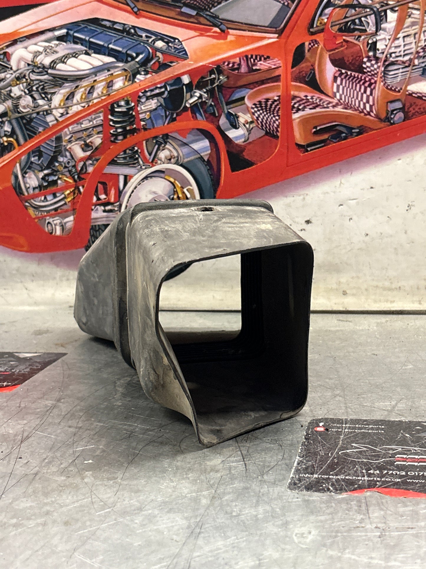 Porsche 928 right Air intake hose, used 92850416002