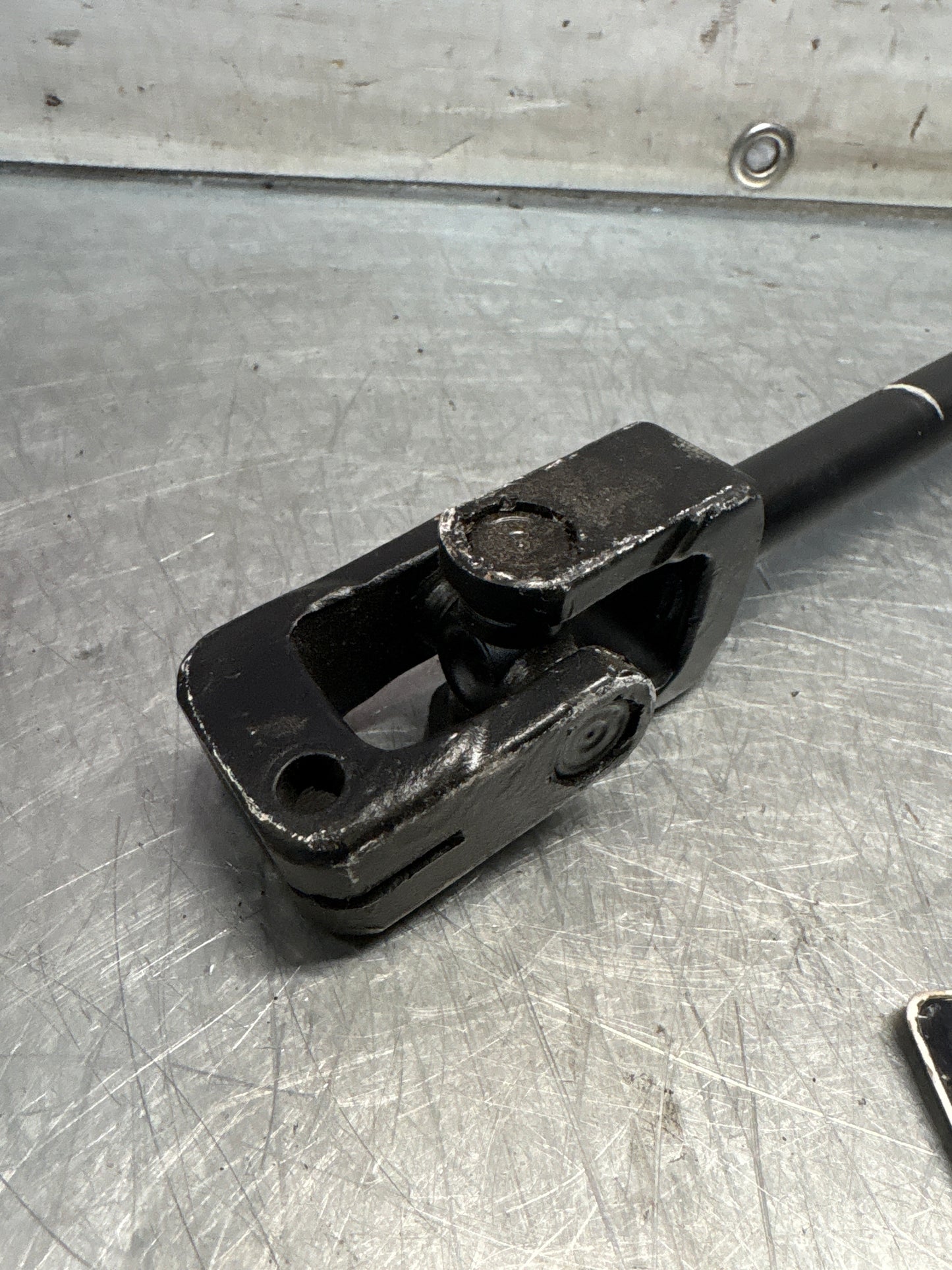 Porsche 924S / late 924 / 944 steering coloumn shaft, refurbished 94534702701