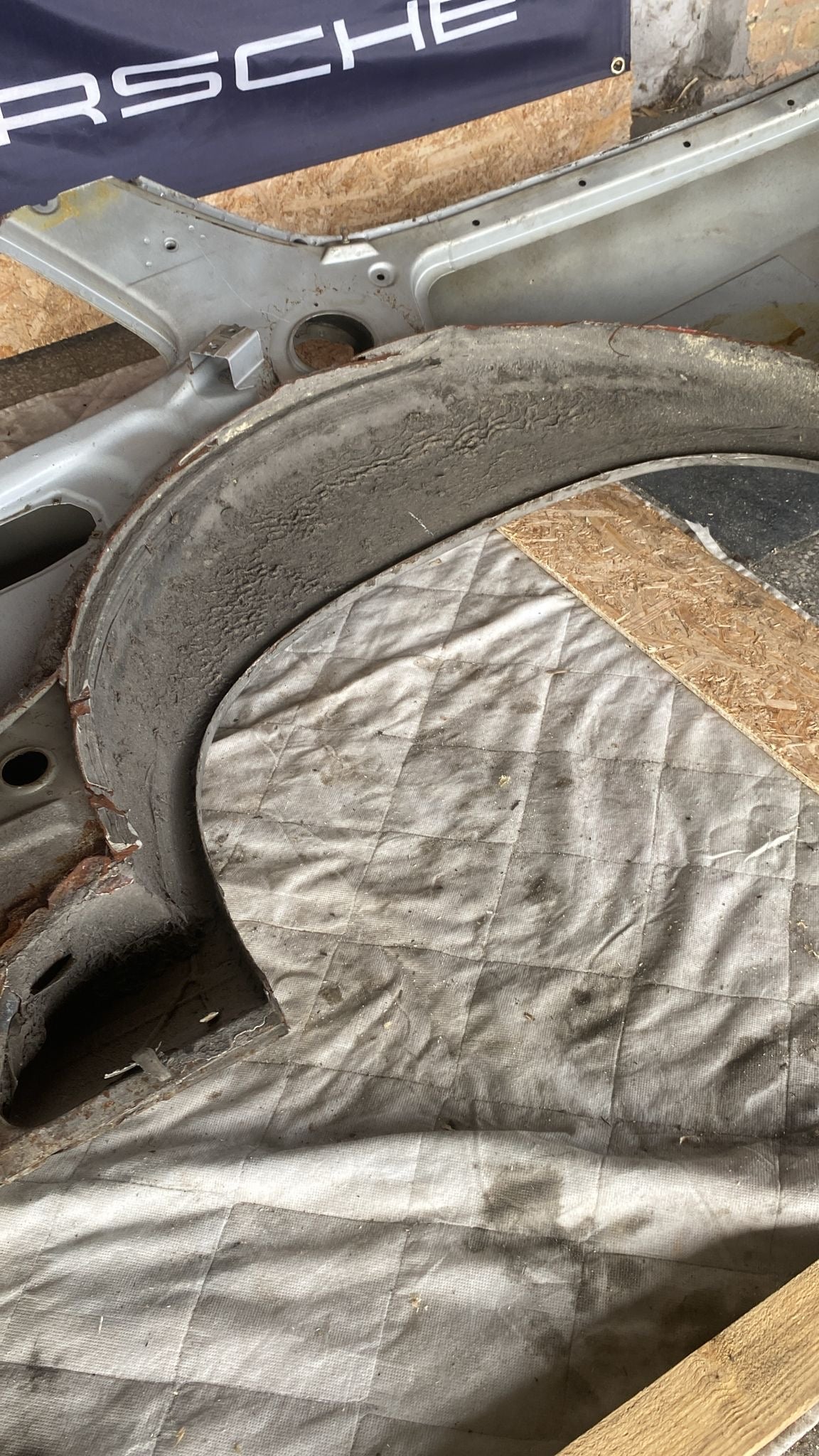 Porsche 924 76-79 Right sill / fender section, 477809602B cut