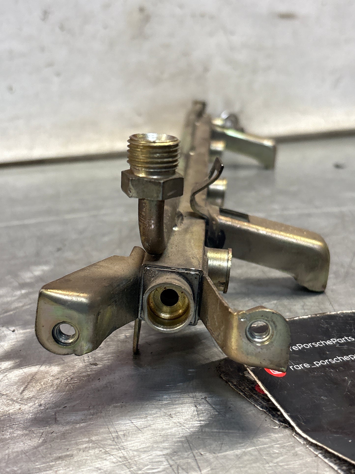 Porsche 968 Fuel rail, used 94411008019