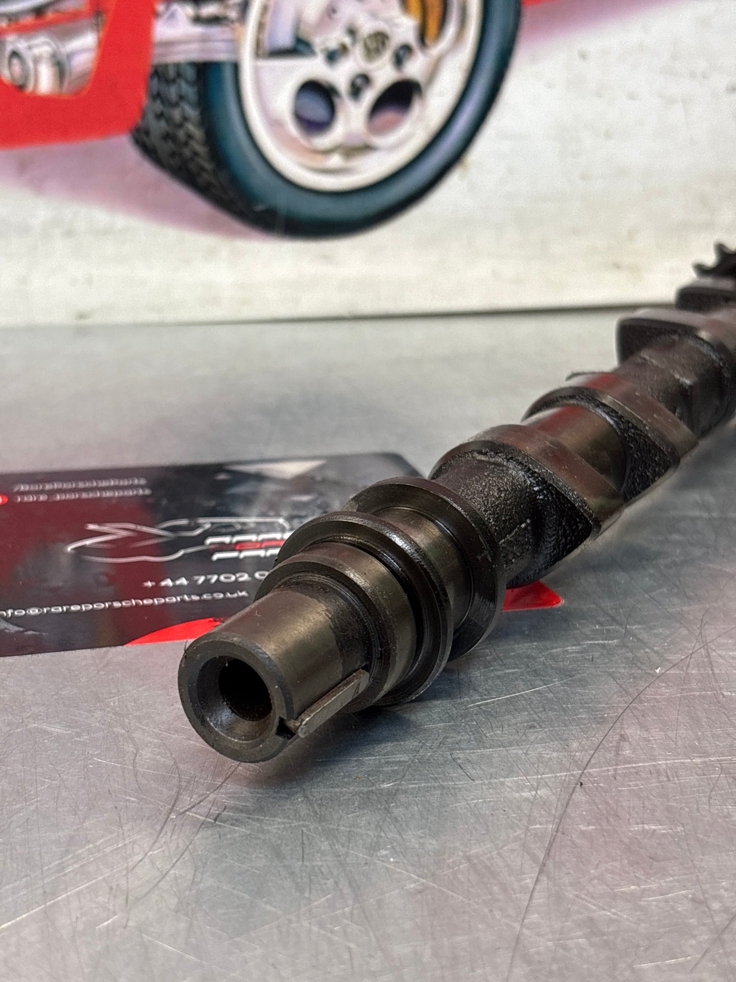 Porsche 928 S3 M28.45/46 engine Camshaft, exhaust side, cylinder 1-4, used 9281052935R / 92810529308