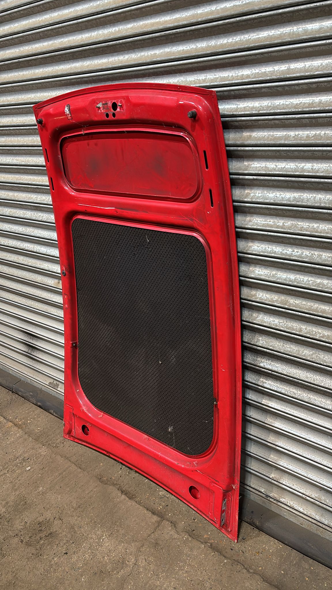 Porsche 928 bonnet 82-92 92851100504 late type with big nozzle, used