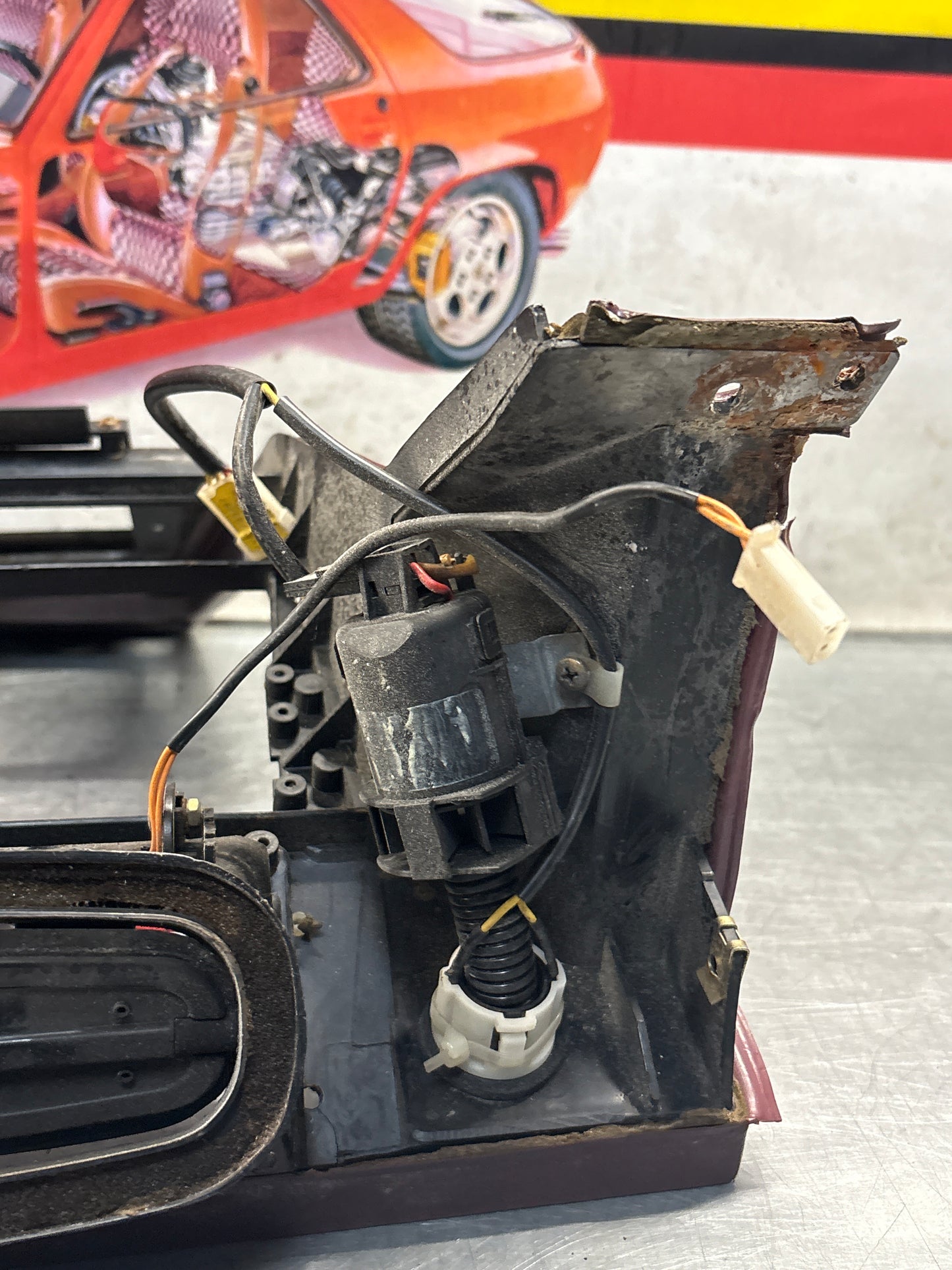 Porsche 928 Center console, used 92855206304 burgundy