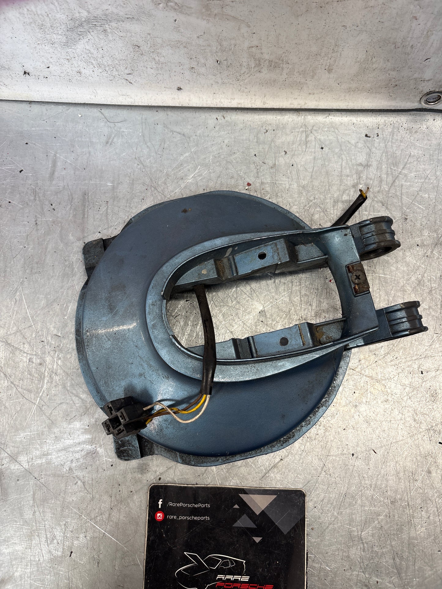 Porsche 928 left headlight swivel frame without any bearing 92875024302 used