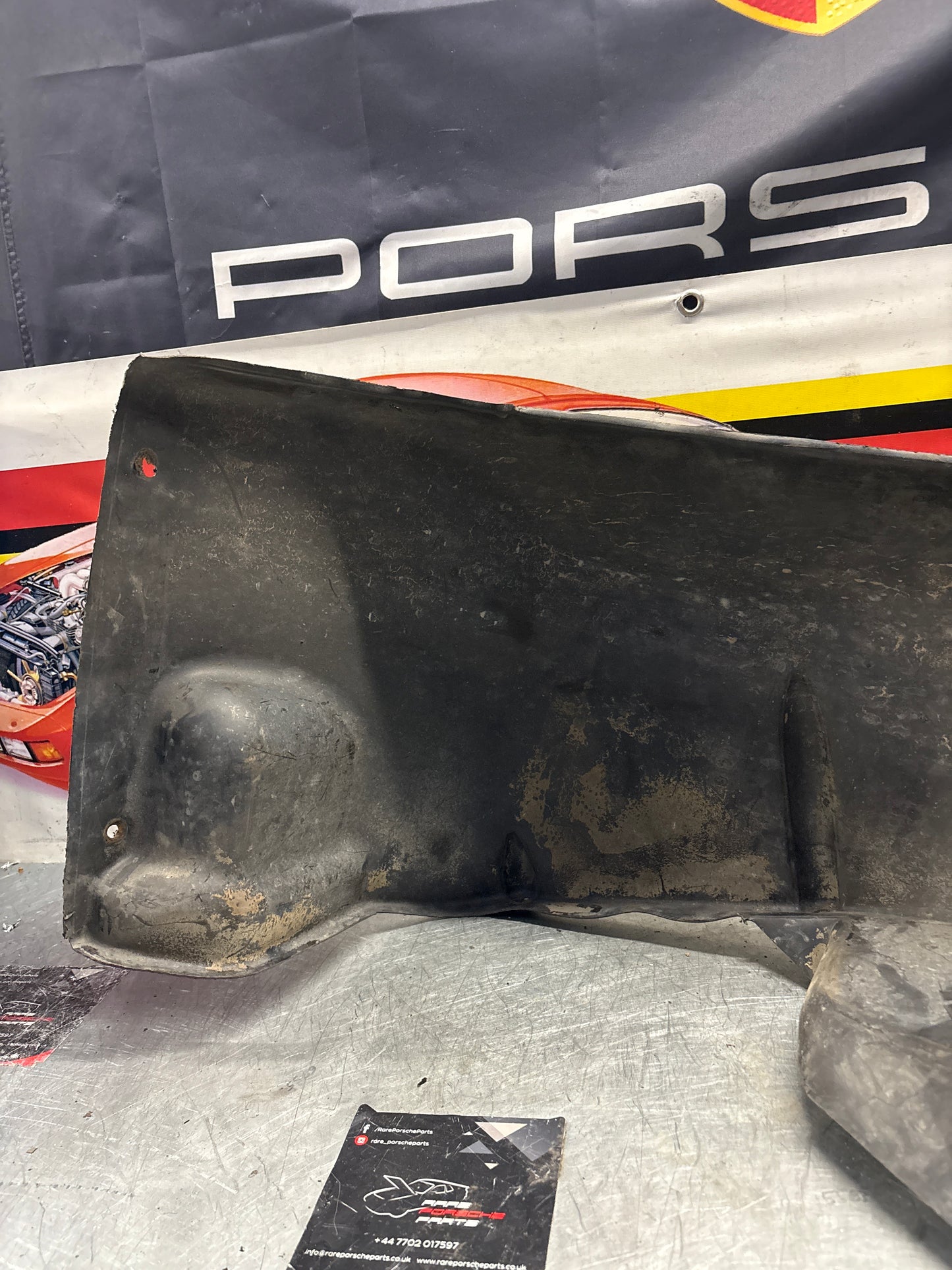 Porsche 928 wheel arch liner Left 92850438105 Used