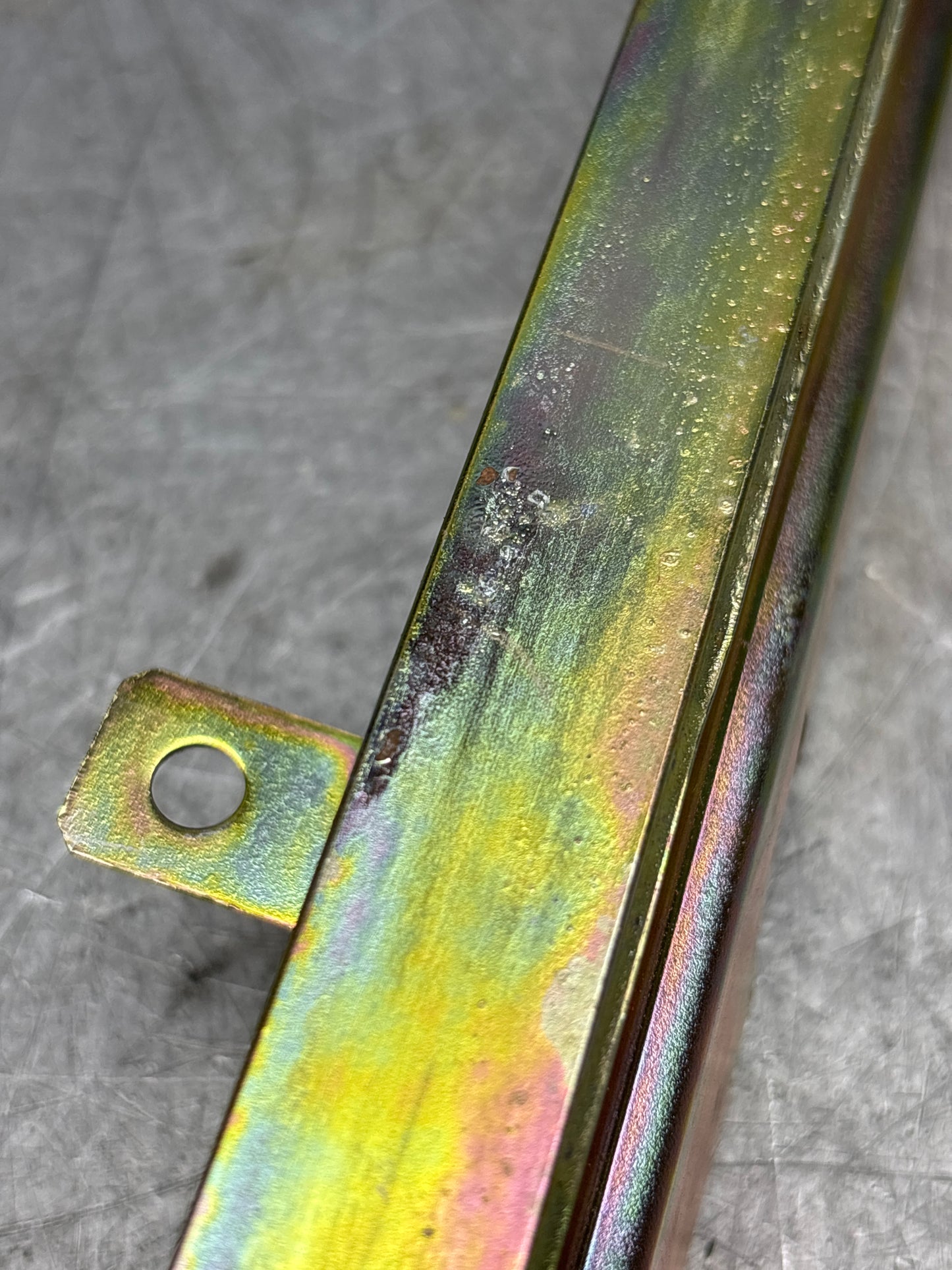 Porsche 928 S fuel rail, right, refurbished 92811008011