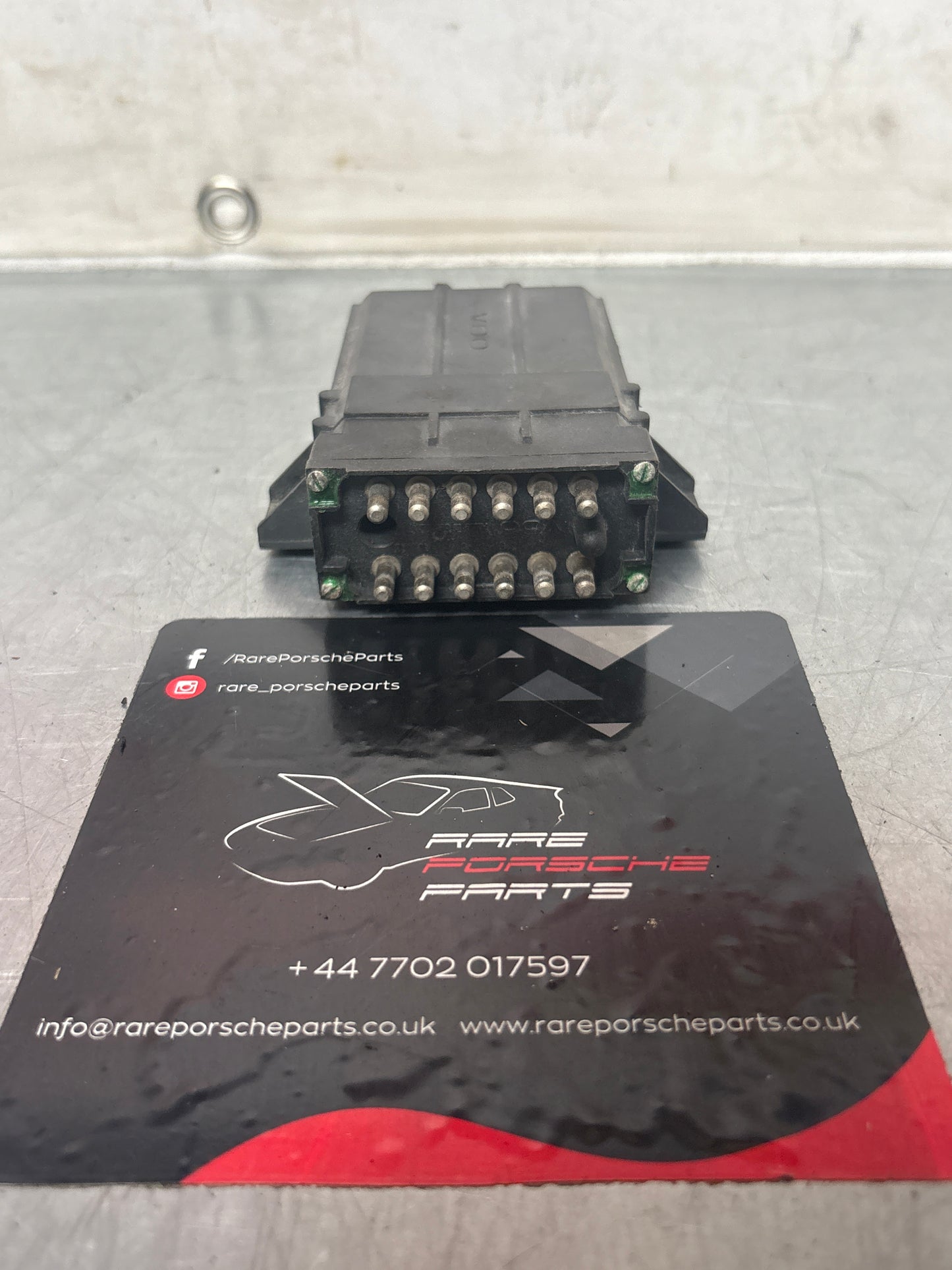 Porsche 928 light bulb controlling device 92864160302
