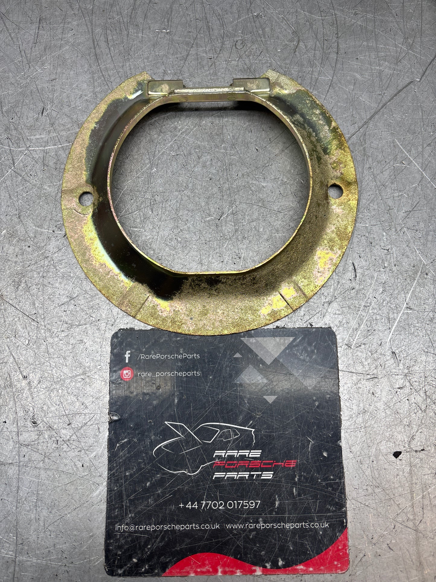 Porsche 928 brake mounting plate 92835208101, refurbished