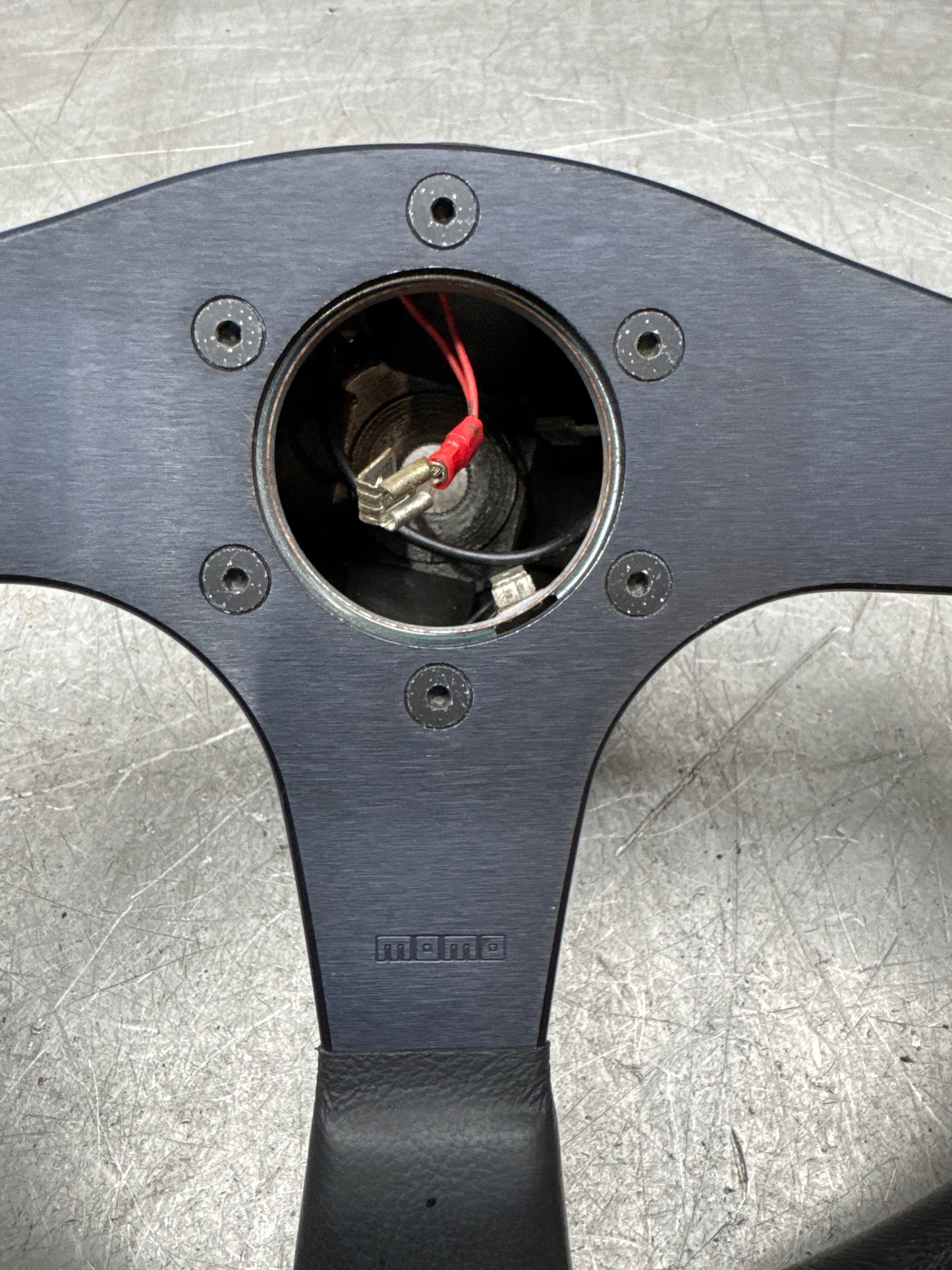 MOMO sport steering wheel KBA 70116 with Porsche 924 944 hub