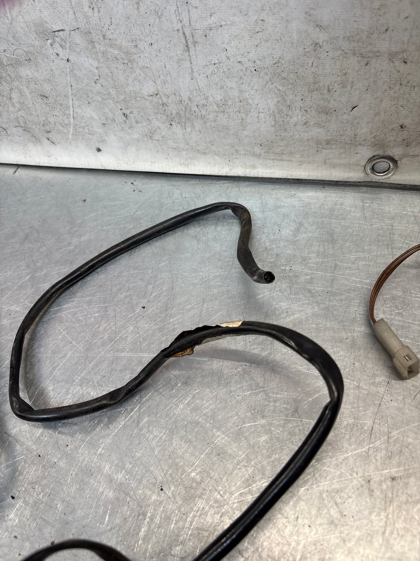 Porsche 928 S driver’s door loom, mirror cut used 92861216702 / 92861216402