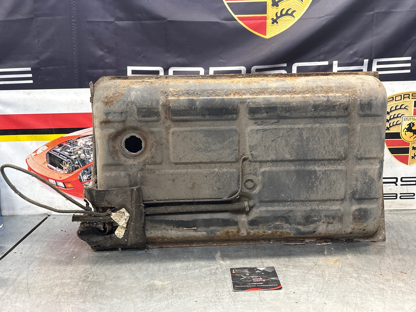 Porsche 924 Metal Fuel tank for early cars with bayonet type fuel level sender 477201021F