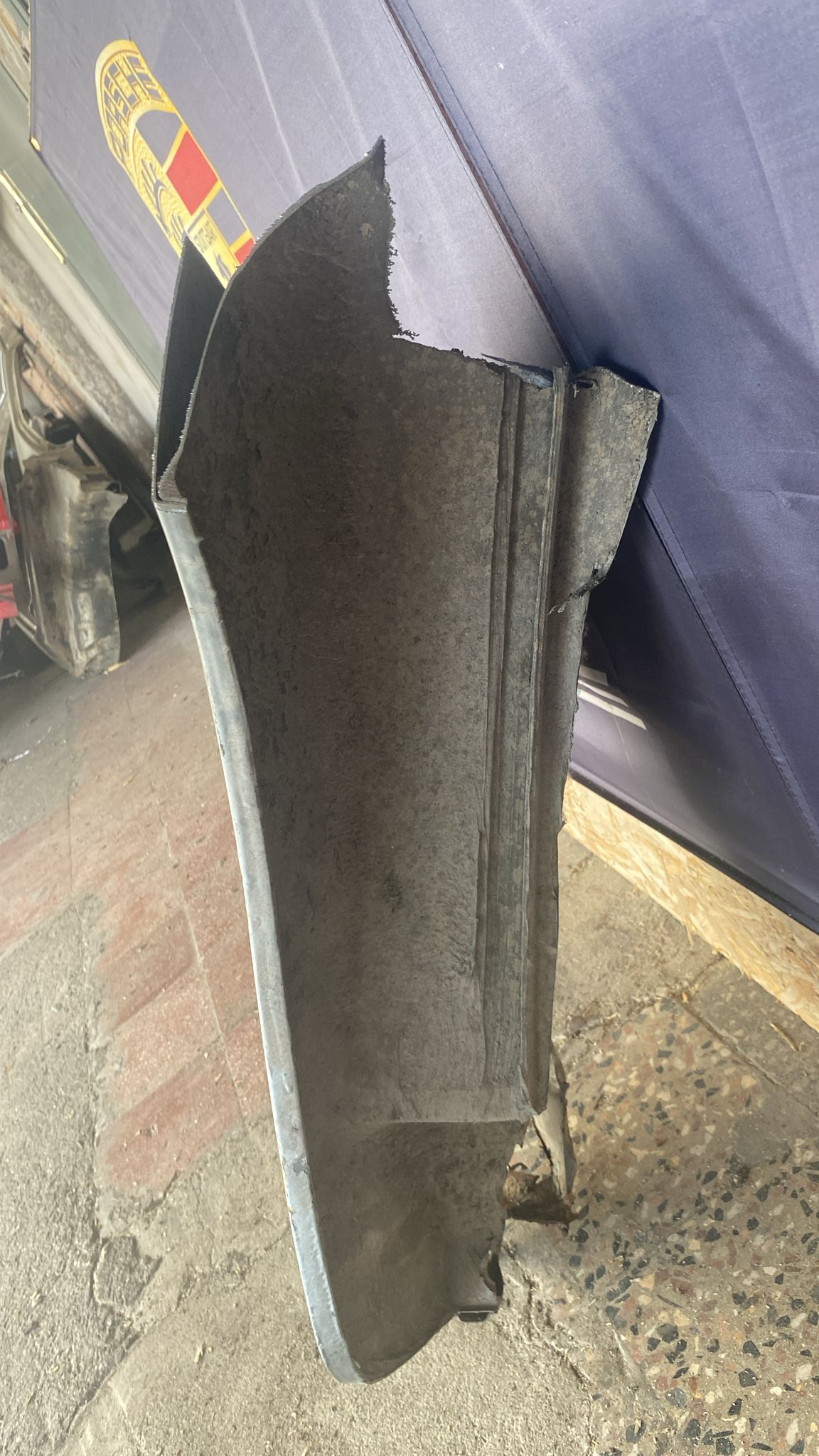 Porsche 944 left sill rear end section 94450361102