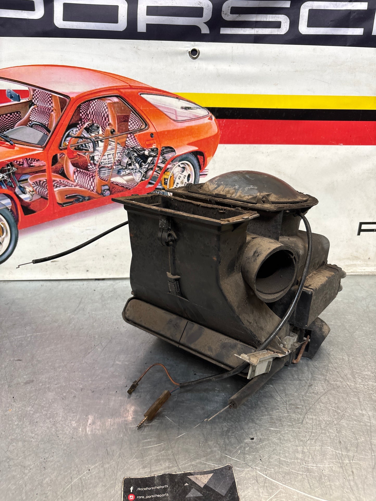 Porsche 924 80-85 944 82-85.5 heater blower fan assembly, complete 321819096 / 823819096A / 823819095A / 321819095 used