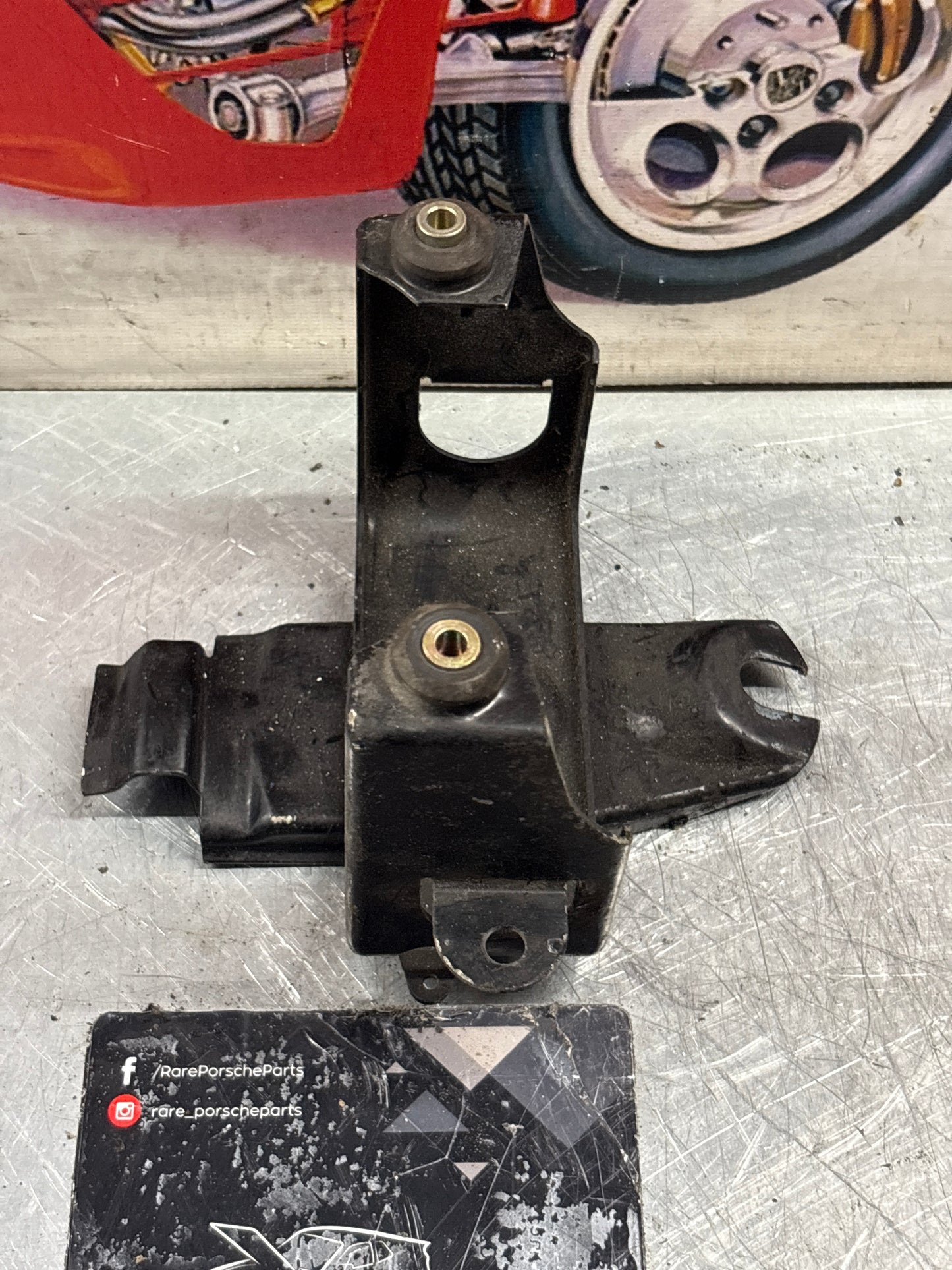 Porsche 928 ABS pump bracket, used 92835504104
